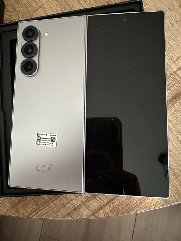 Samsung Galaxy Z Fold6 - Scherm flikkert, touchscreen werkt, Touchscreen, Ophalen of Verzenden, Zo goed als nieuw, Zonder simlock