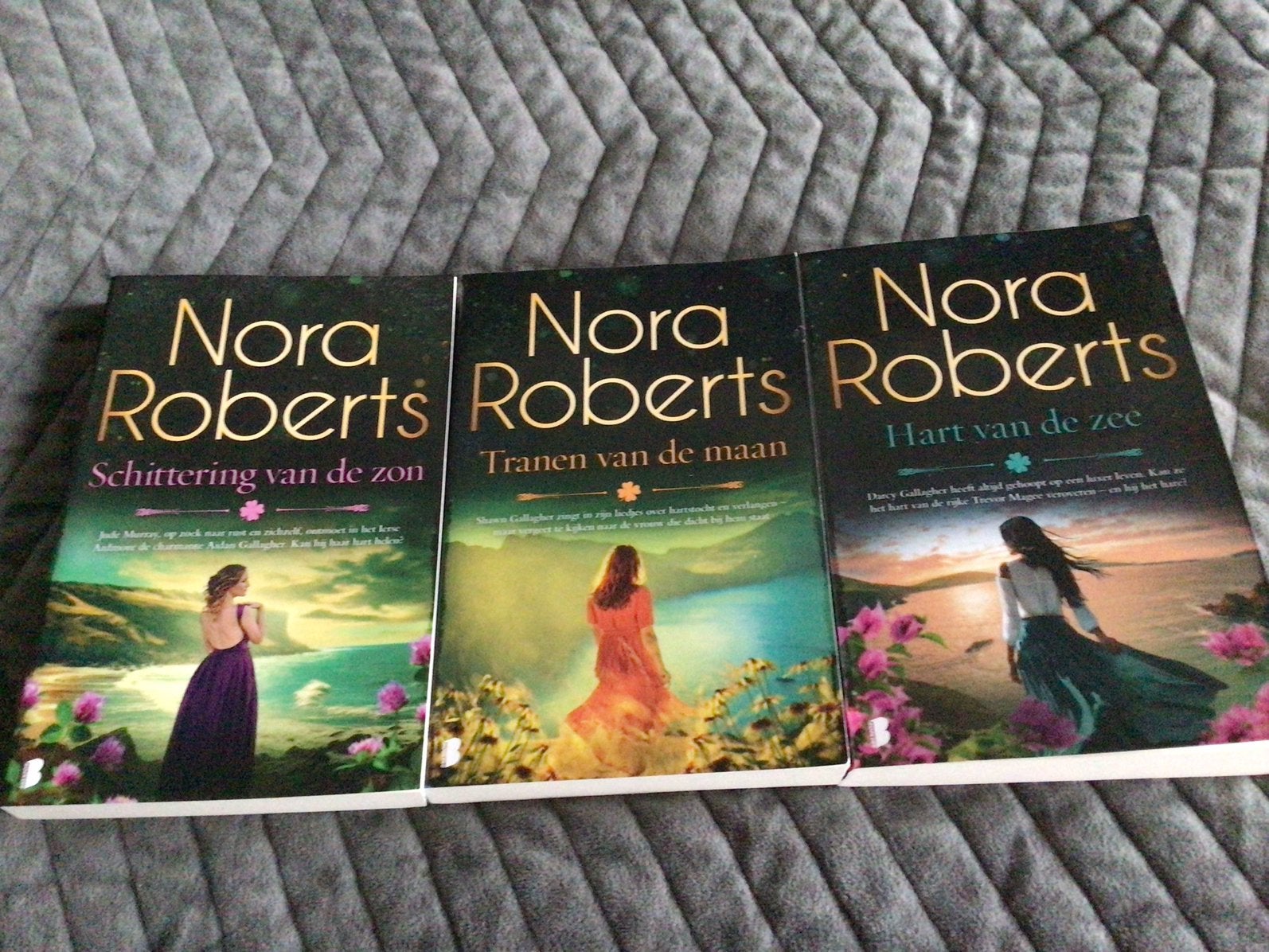 Nora Roberts trilogie, Boeken, Ophalen of Verzenden, Zo goed als nieuw