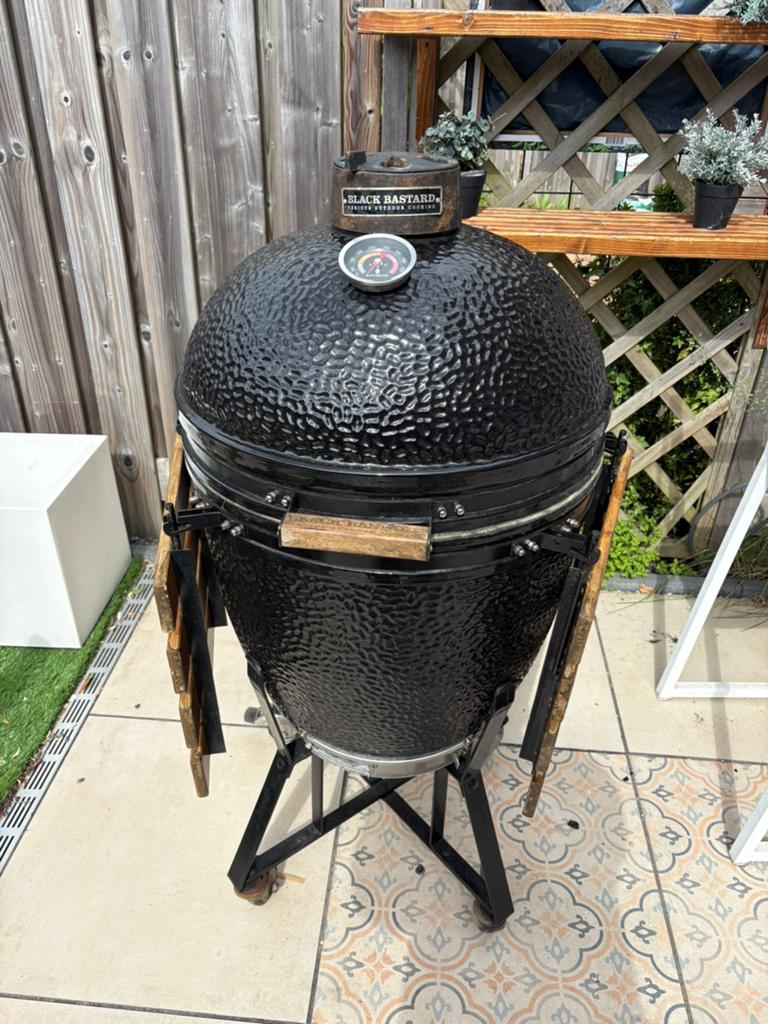 Black Bastard L kamado, barbecue, houtskool, Tuin en Terras, Houtskoolbarbecues, Ophalen of Verzenden, Gebruikt