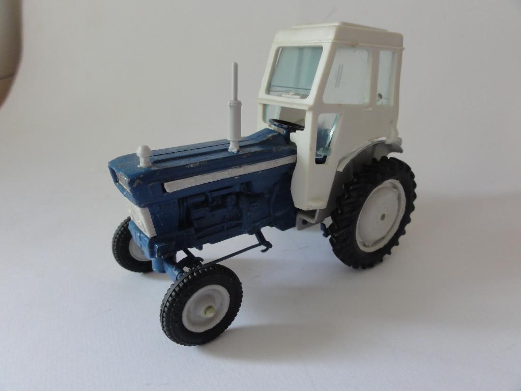 Ford super Major 5000 Britains, Verzenden, Zo goed als nieuw, 1:32 tot 1:50