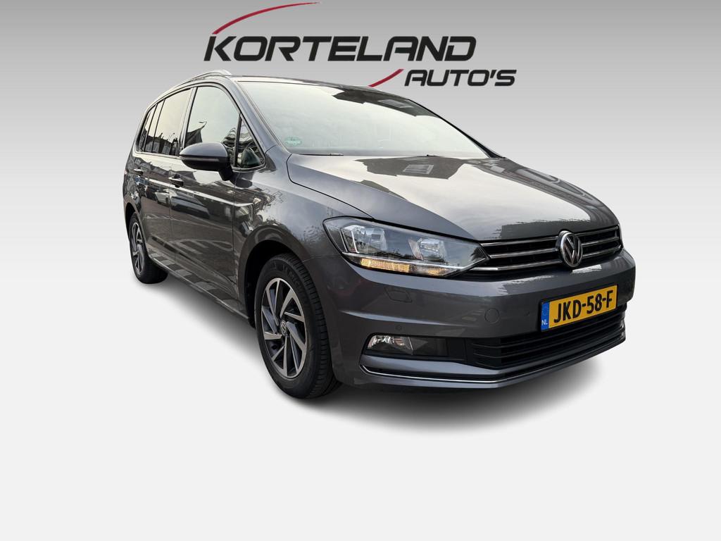 Volkswagen Touran 1.4 TSI Highline SOUND NAVI CARPLAY TREKHA, 4 cilinders, 19 km/l, Zilver of Grijs, 1500 kg