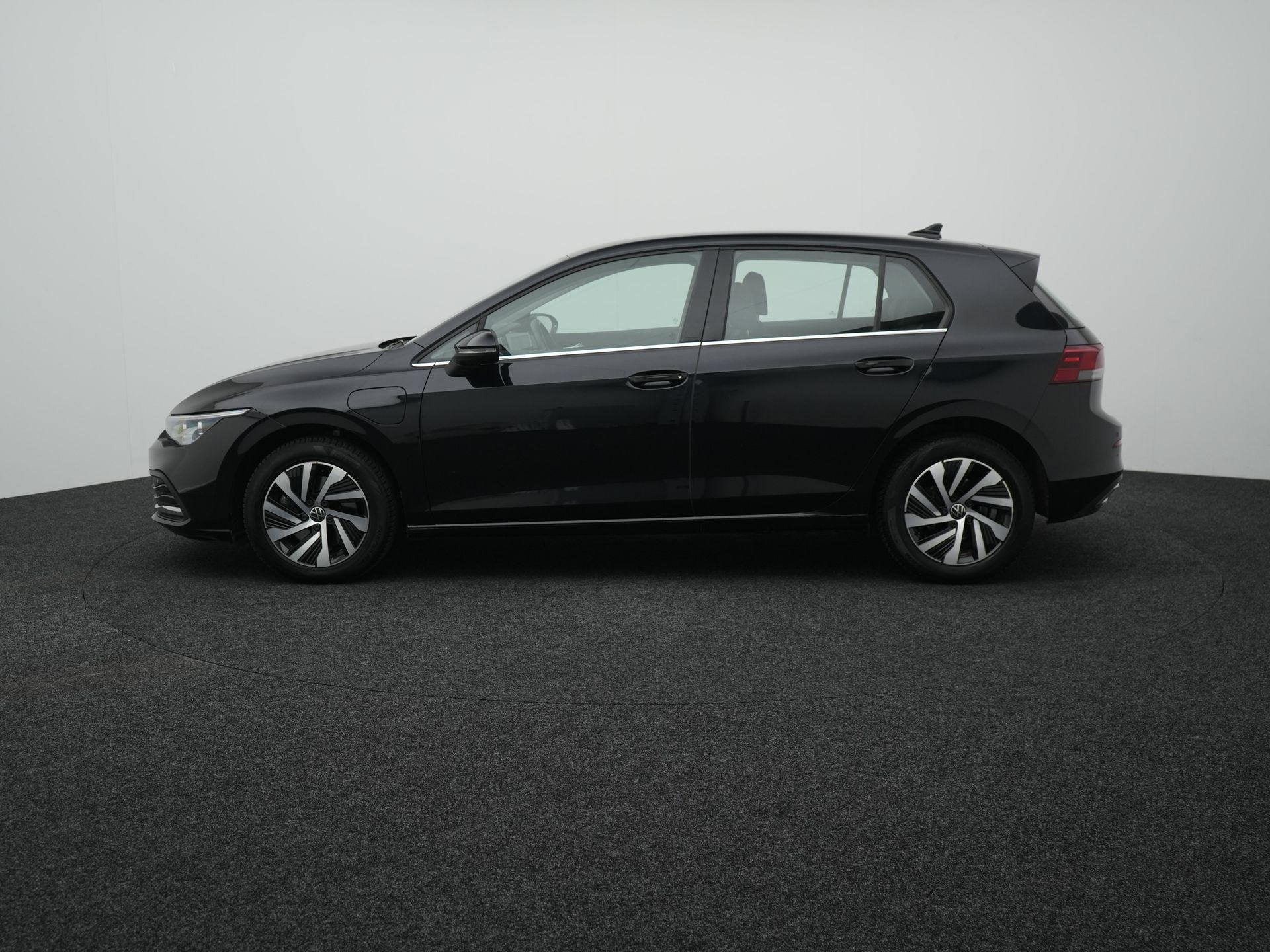 Volkswagen Golf 1.4 eHybrid Style | Apple/Android Play | Cam, 12 maanden, Gebruikt, 4 cilinders, Zwart