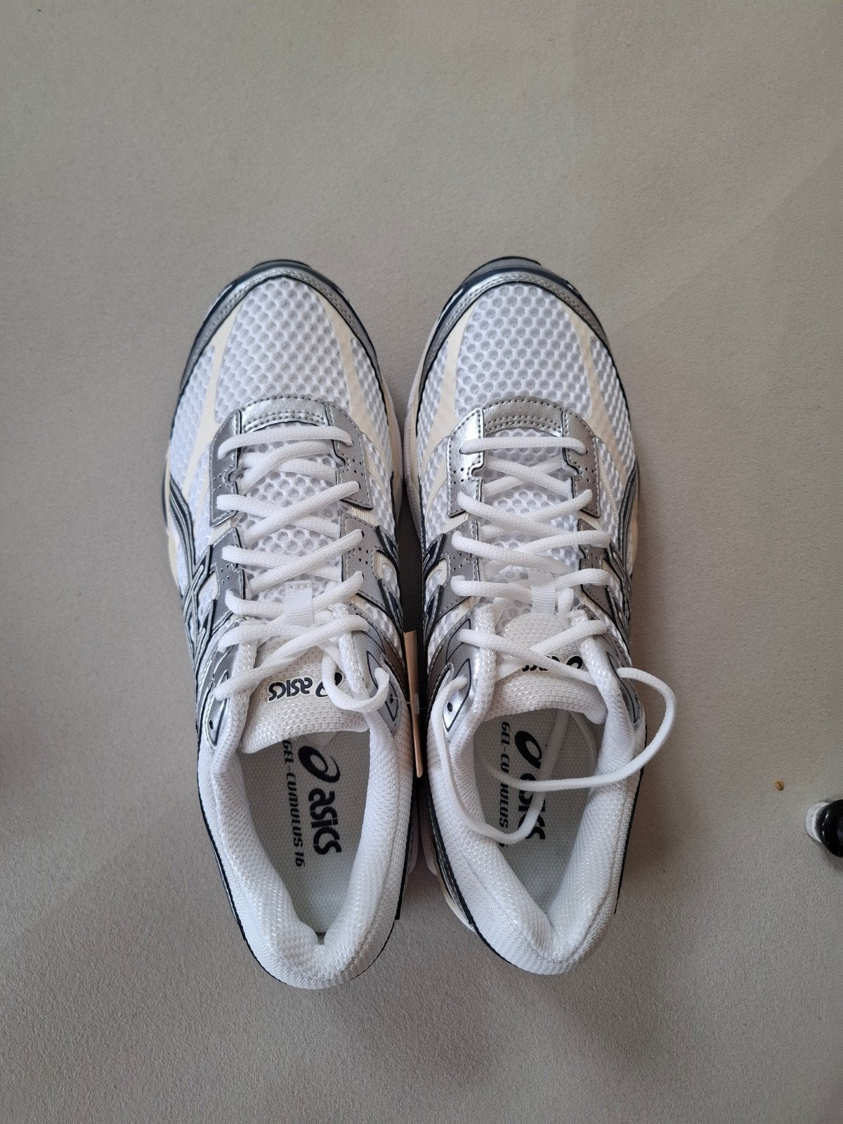 ASICS GEL-CUMULUS  Nieuw in doos, Wit, Nieuw, Ophalen of Verzenden, Sneakers of Gympen