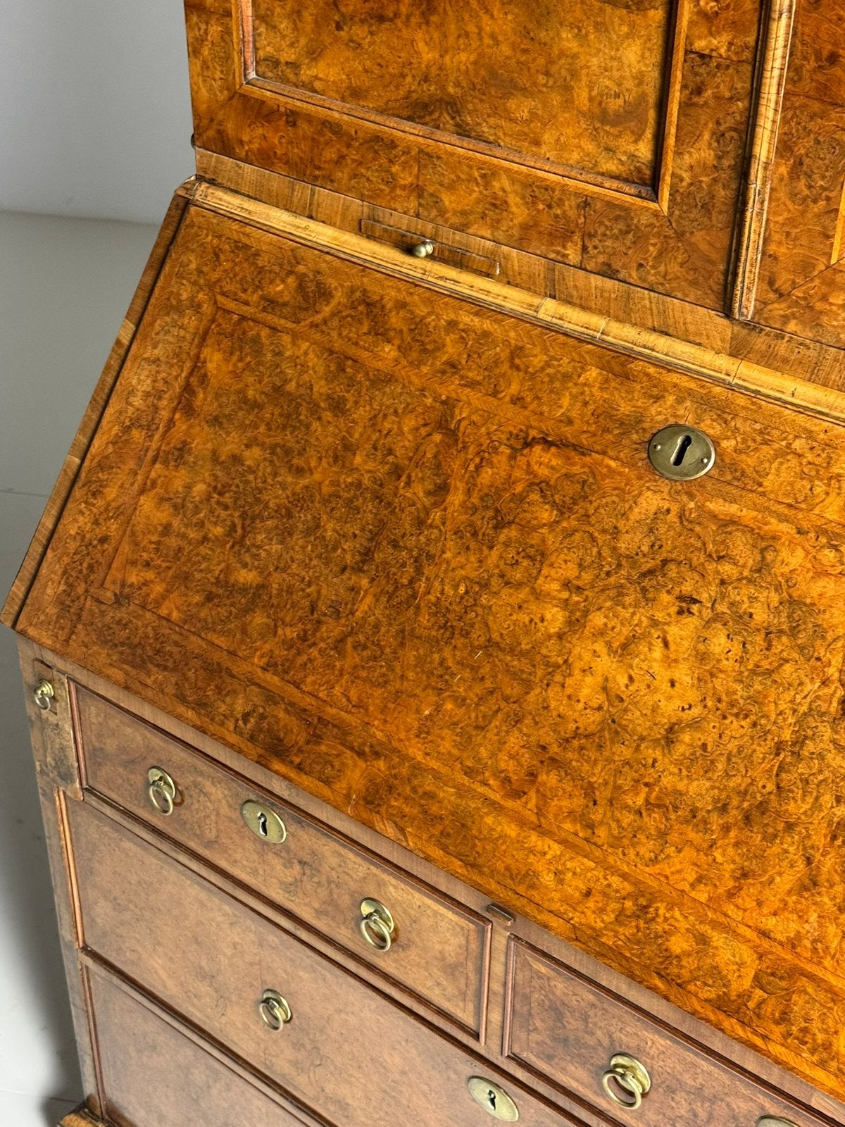 Burr walnut bureau bookcase Engels antiek, Ophalen