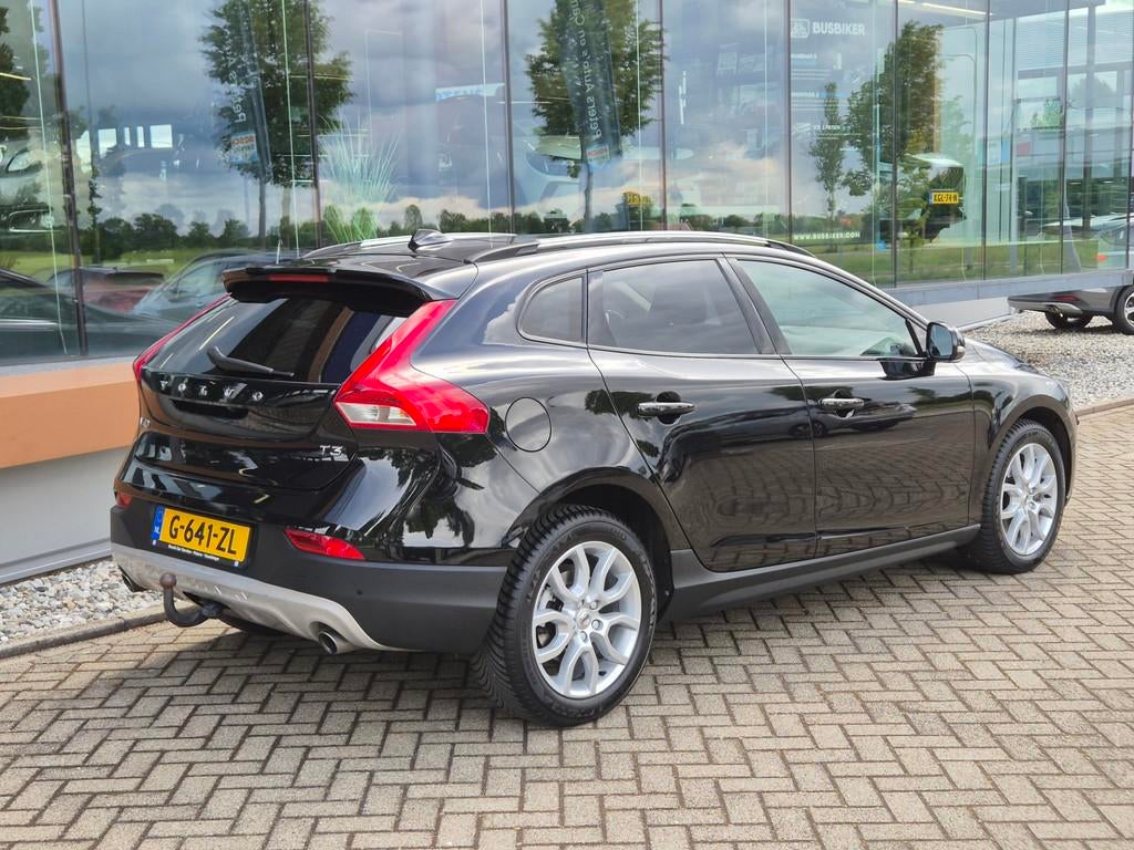 Volvo V40 Cross Country 1.5 T3 Polar+ Luxury, Auto's, Euro 6, 4 cilinders, 700 kg, Zwart