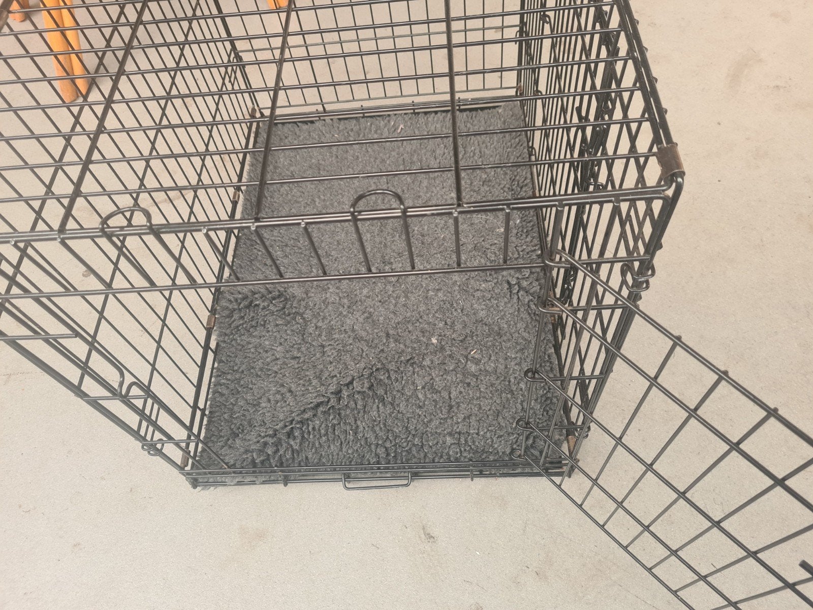 Hondenbench inclusief hondenmat, Dieren en Toebehoren, Ophalen, Gebruikt