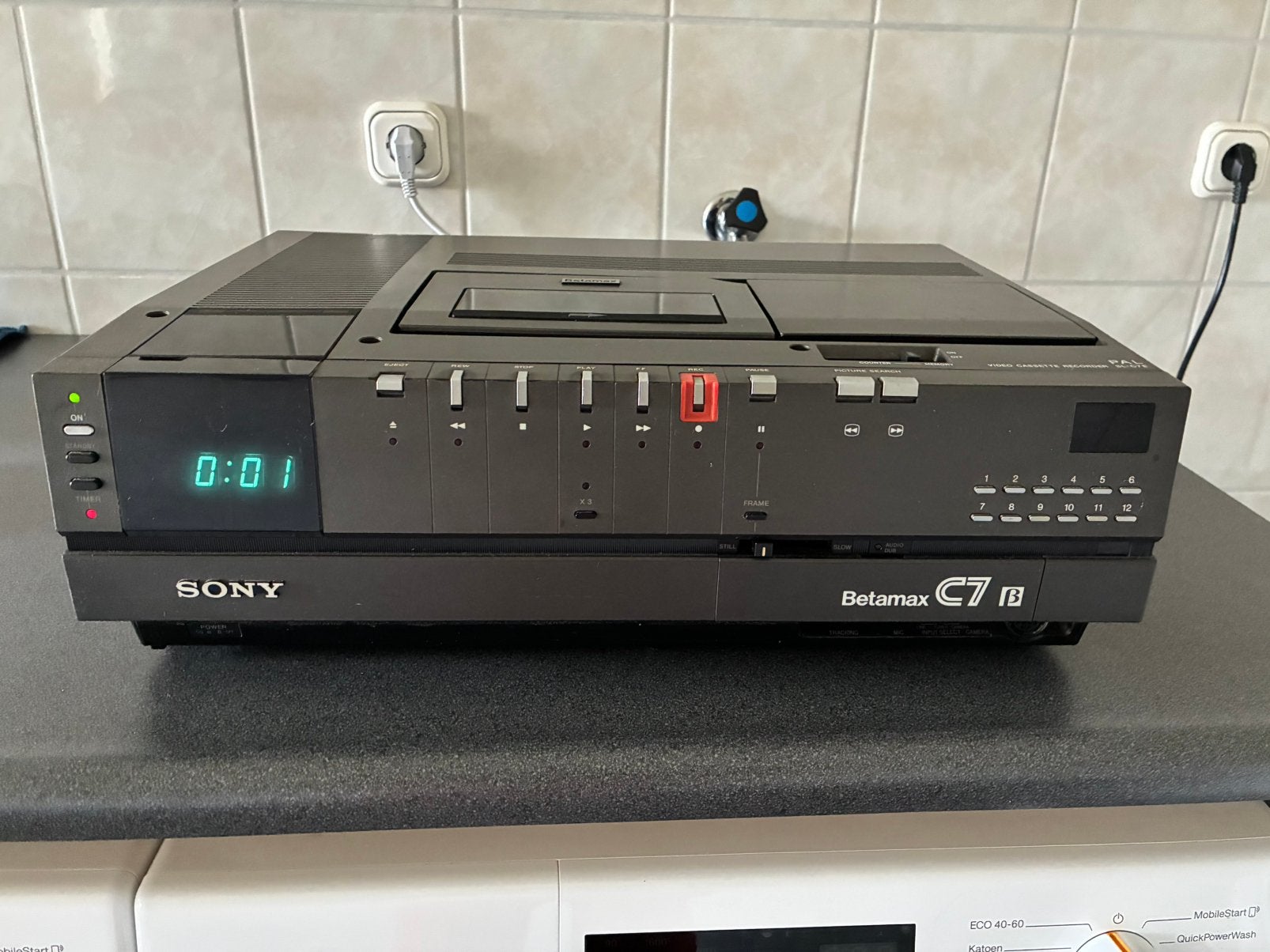Sony Betamax C7 B videorecorder met afstandsbediening., Ophalen of Verzenden, Gebruikt, Betamax-speler of -recorder