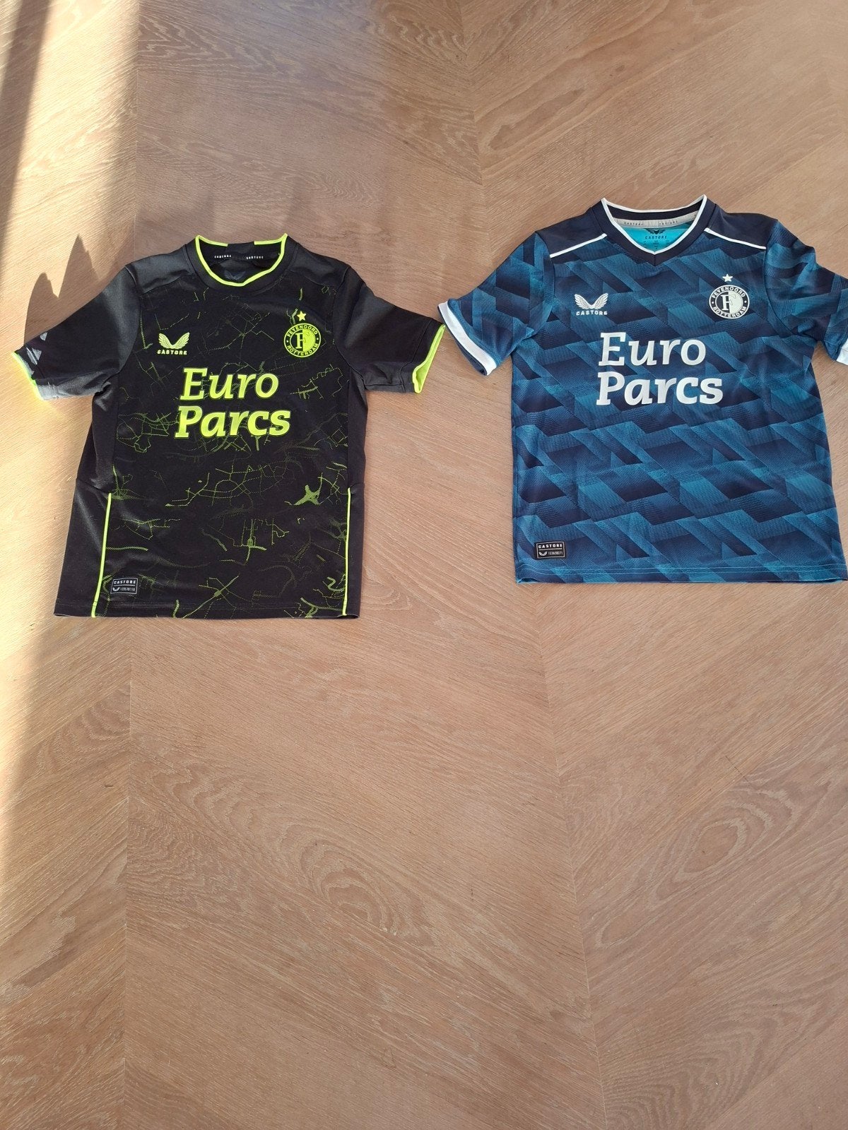 Feyenoord shirts  maat 146 (2 stuks), Kinderen en Baby's, Ophalen of Verzenden, Zo goed als nieuw