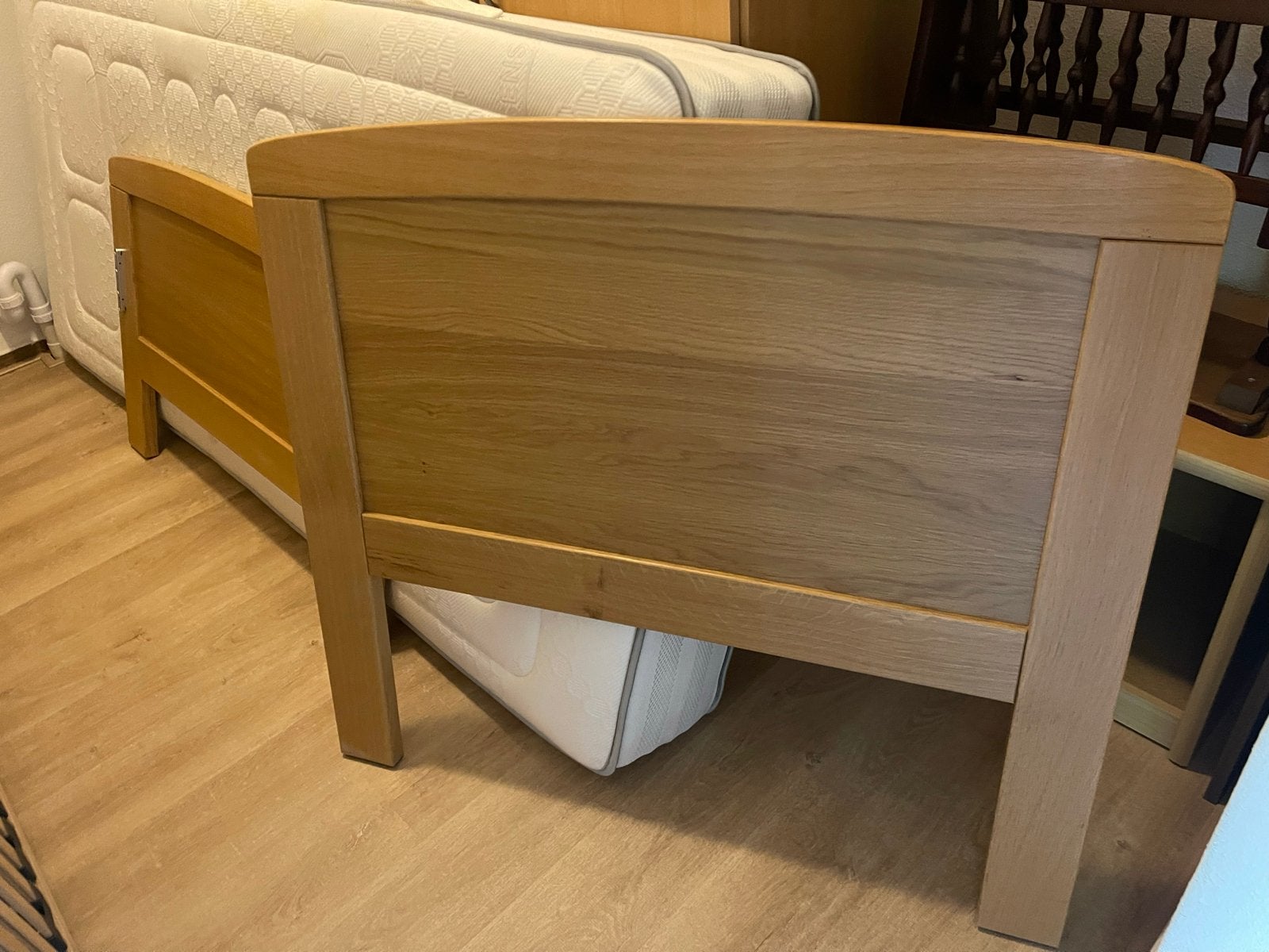 Elektrisch Seniorenbed - Hoofd- en voeteneind verstelbaar, Ophalen, 90 cm, Eenpersoons, 200 cm