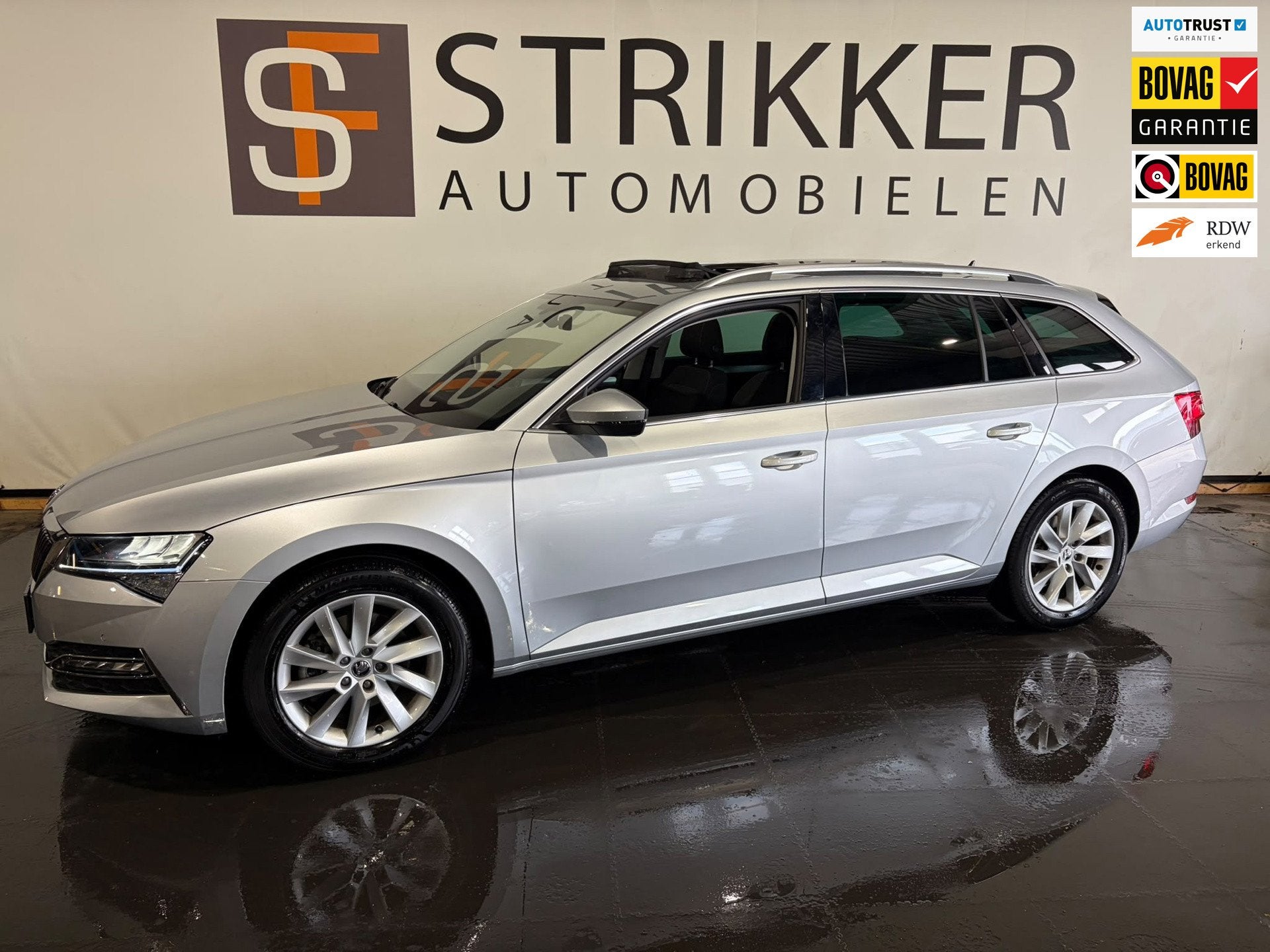 Skoda Superb Combi 1.4 TSI iV Business Edition Plus, Auto's, Dealer onderhouden, Gebruikt, Alcantara, Plug-in hybride