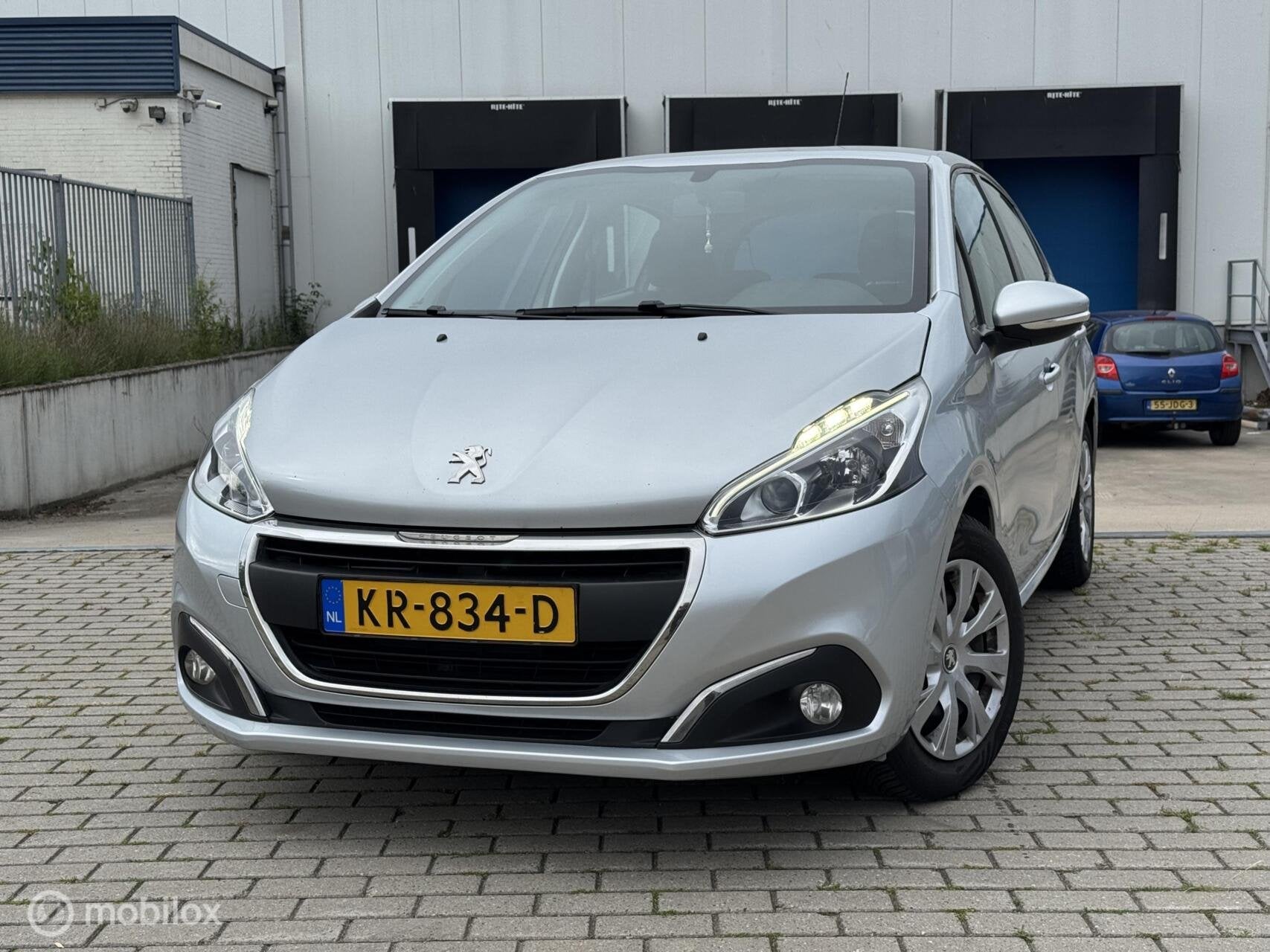 Peugeot 208 1.2 PureTech Active Automaat NAP, Euro 6, 1199 cc, 82 pk, 3 cilinders