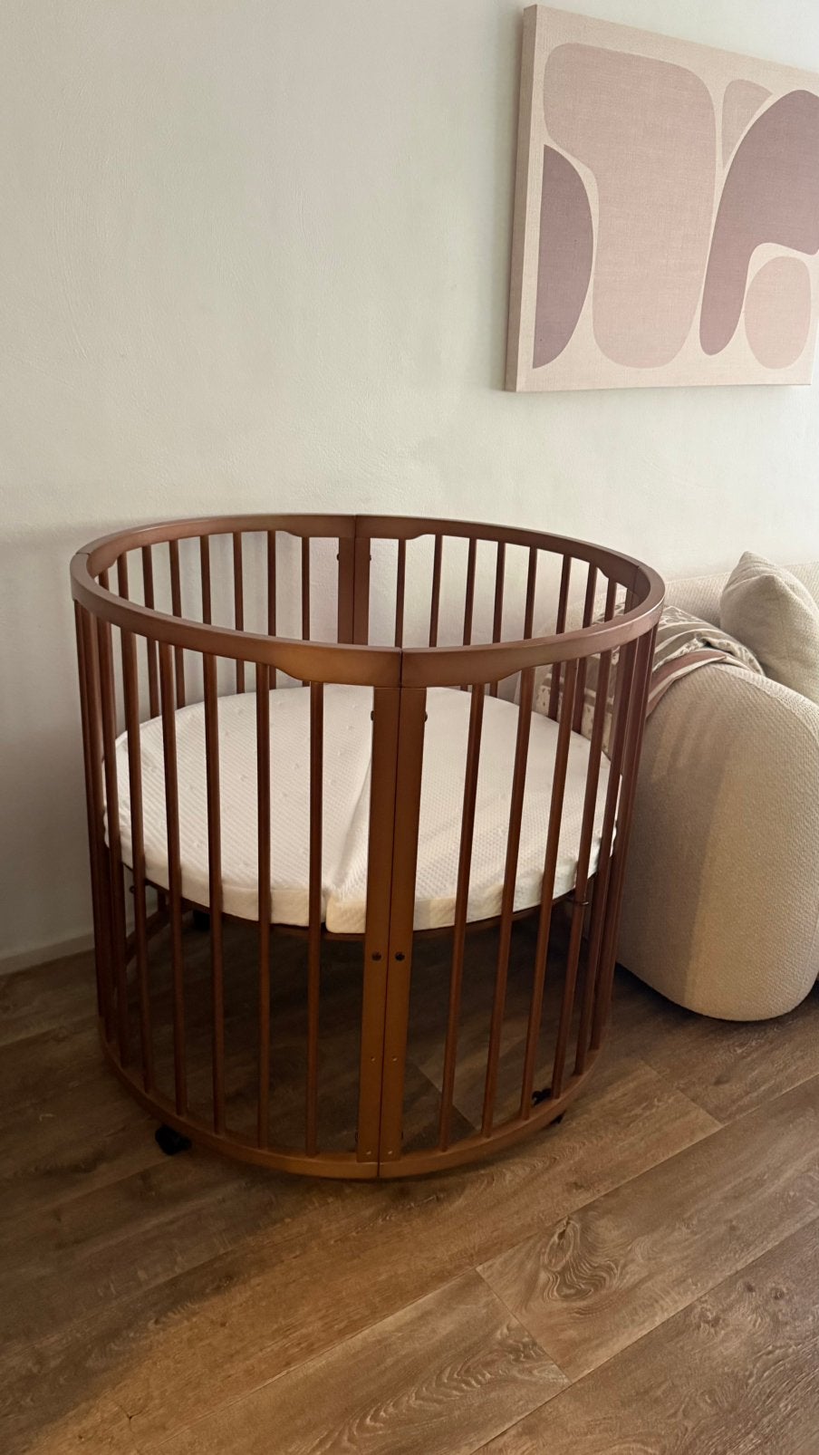 Born Lucky Box Rond Walnoot Met Matras, Ophalen, Zo goed als nieuw, Rond