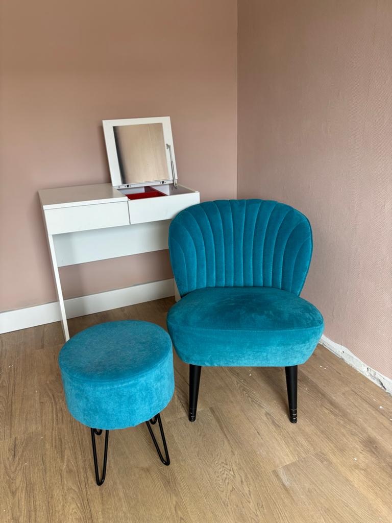 Turquoise fauteuil met poef - Gebruikt, Huis en Inrichting, Stoelen, Ophalen, Gebruikt, Overige kleuren, Eén