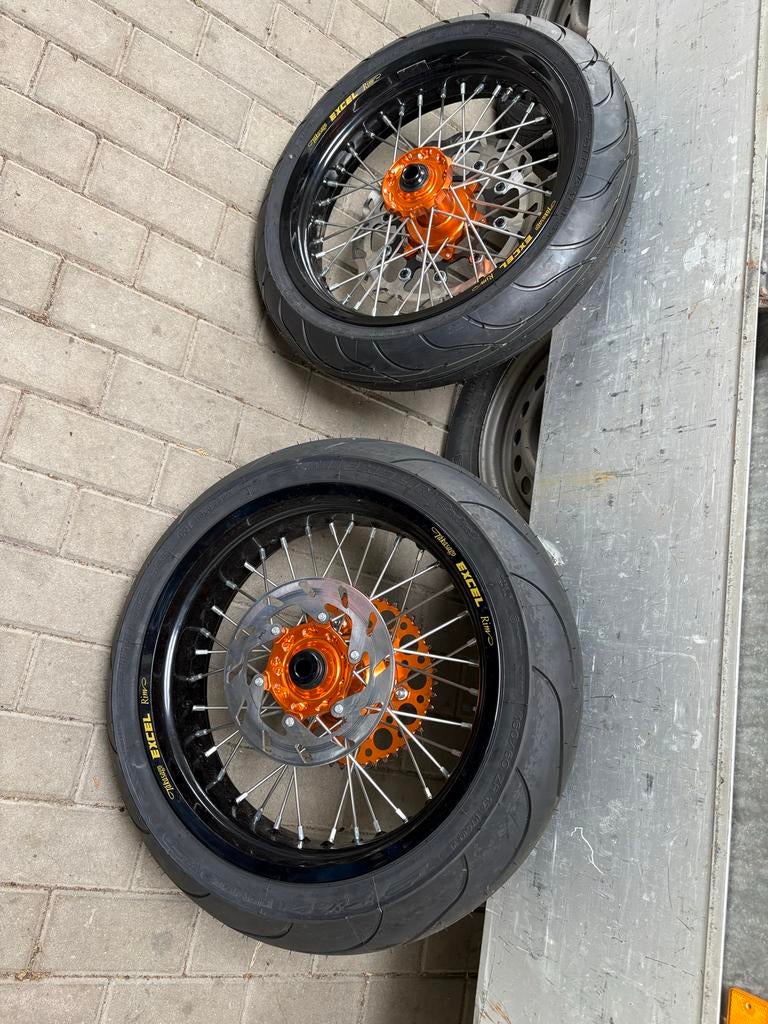 Nieuwe Supermoto velgen set compleet banden en remschijven, Ophalen of Verzenden, Nieuw