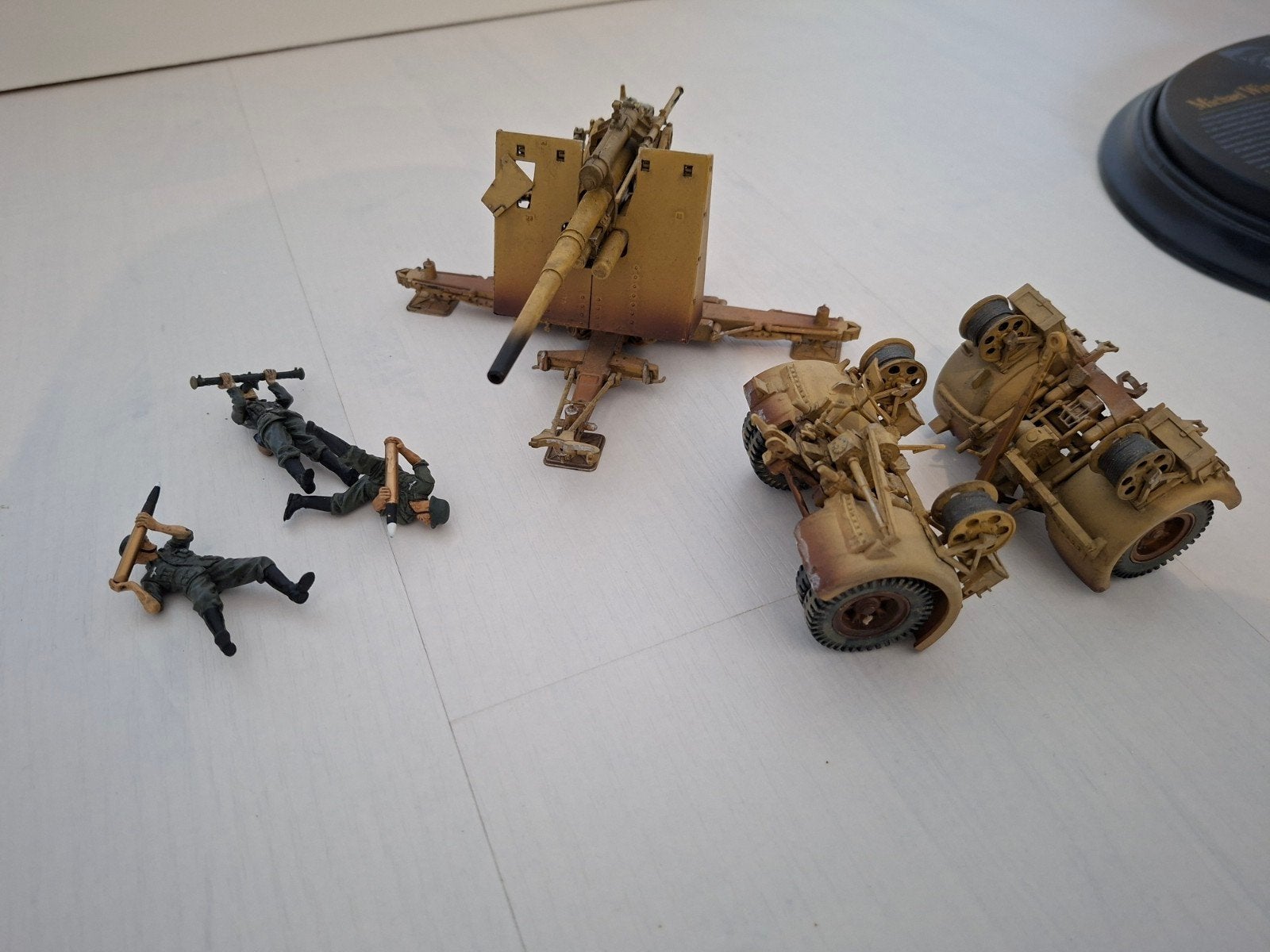 forces of valor 1:32 flak kanon. 2x normandie 1x Afrika corp, Ophalen of Verzenden, Zo goed als nieuw, 1:35 tot 1:50