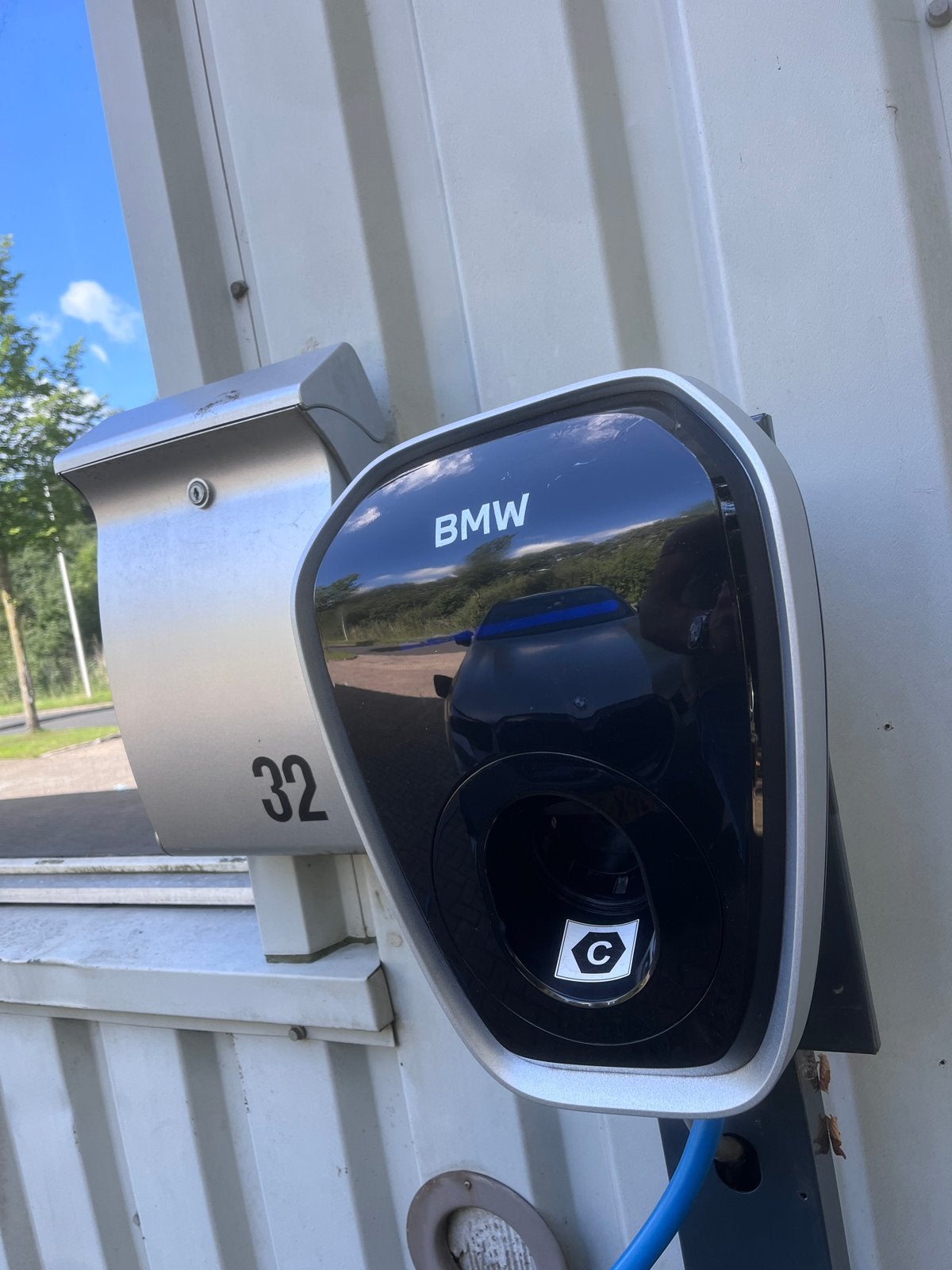 GEZOCHT BMW Laadpaal voor Elektrische Auto's, Ophalen of Verzenden, Zo goed als nieuw, Laadpaal