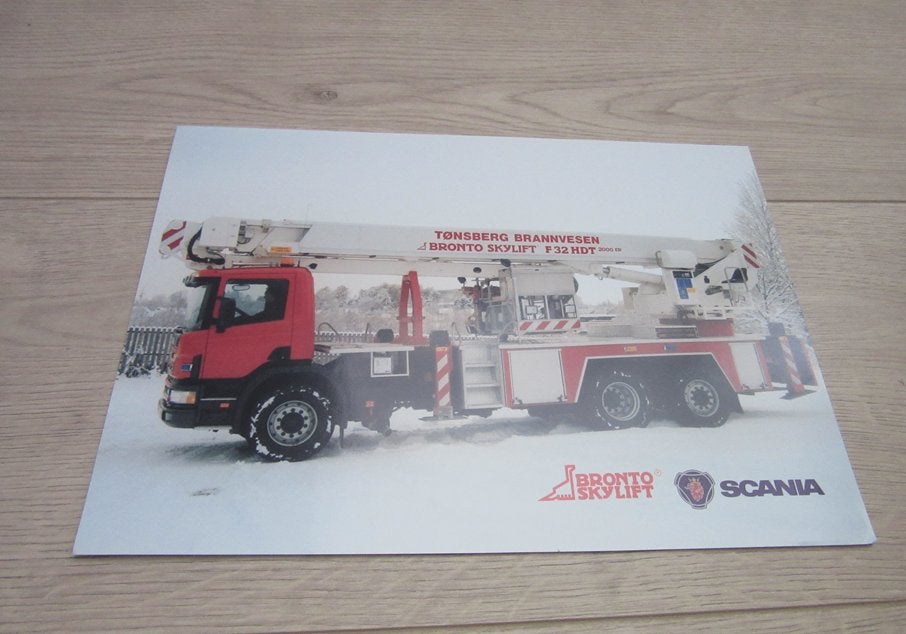 Scania brochure Bronto skyloft fire fighter, Verzamelen, Verzenden, Zo goed als nieuw, Auto's