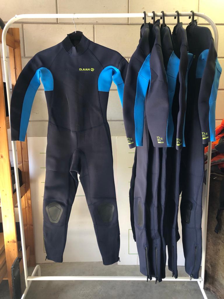 Grote partij kinder wetsuits - zgan - 44 stuks, Ophalen, Zo goed als nieuw, Kind, Wetsuit