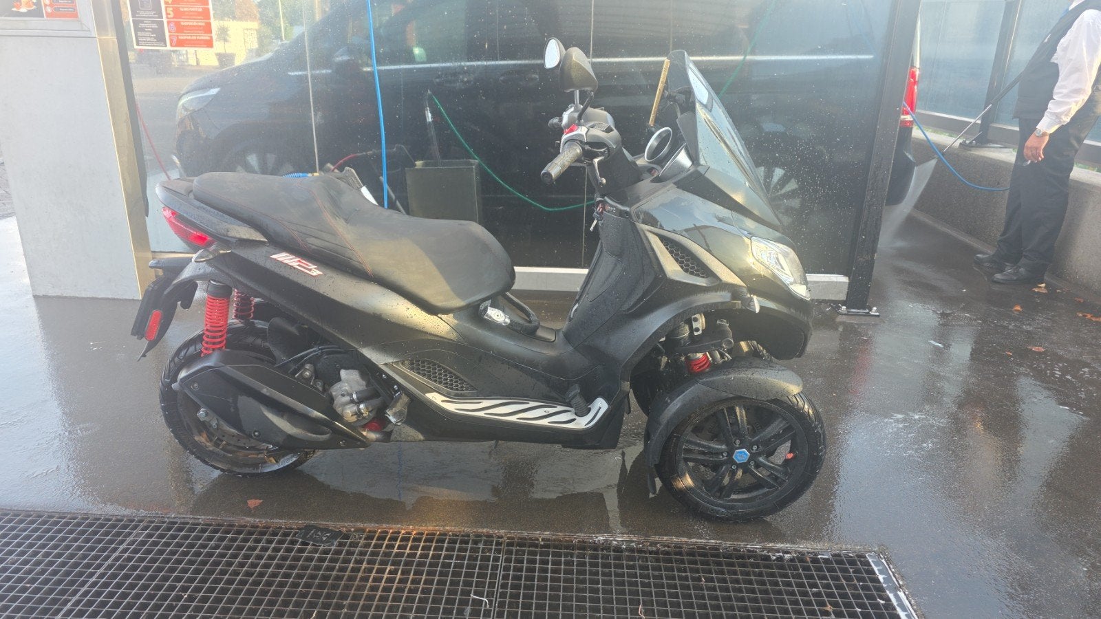 Piaggio MP3 300 HPE sport met Akrapovic uitlaat en 2 winds, Motoren, Particulier