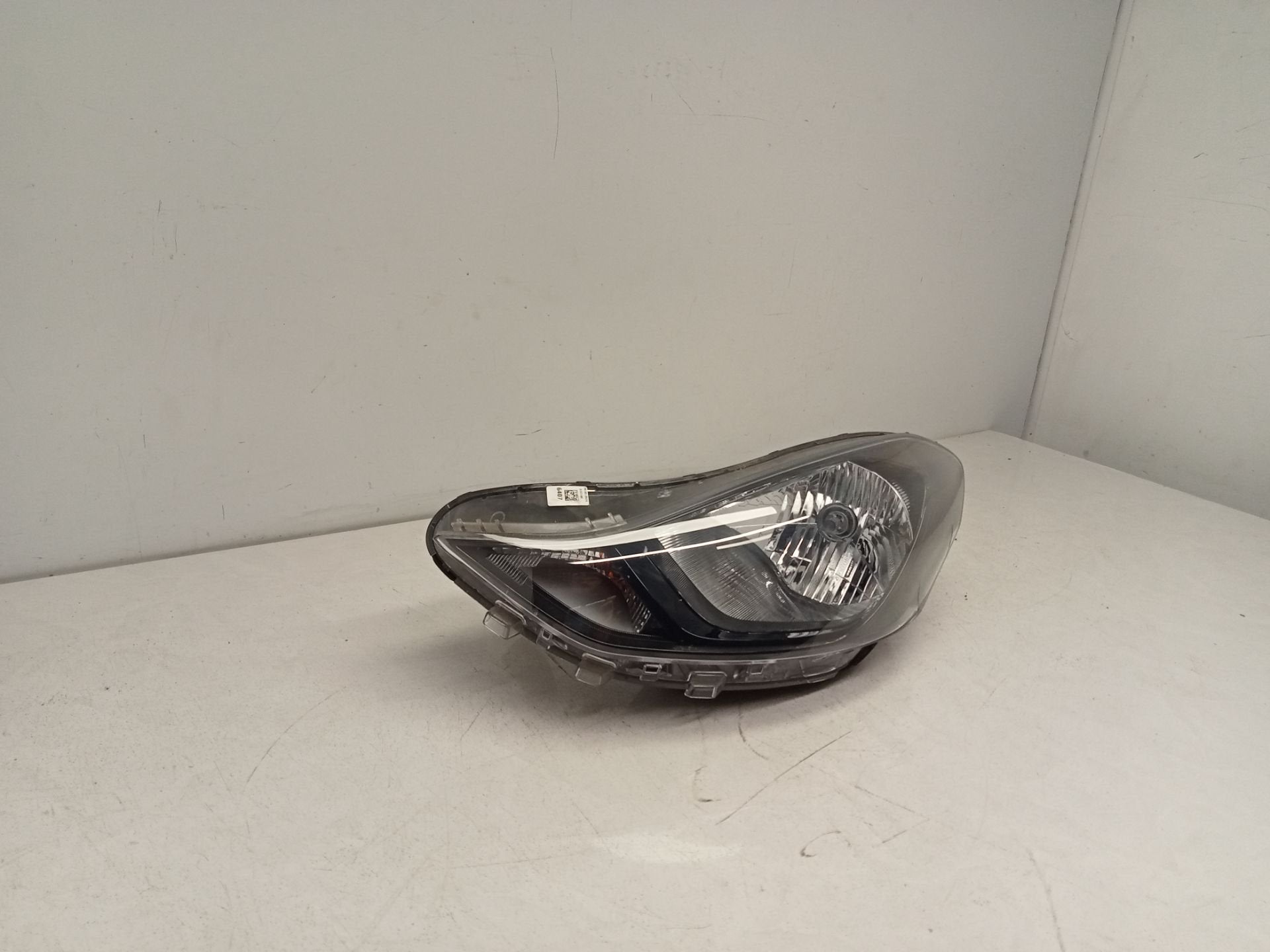 Hyundai i10 Koplamp links 2019+ 01068299900010 Origineel, Gebruikt, Heolleung-ro 12
06797  Seoul, Ophalen of Verzenden, Info@hyundai.com