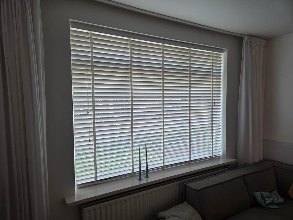 Witte houten jaloezieën Luxaflex 220x165cm, Huis en Inrichting, Ophalen, Gebruikt, Wit, 200 cm of meer