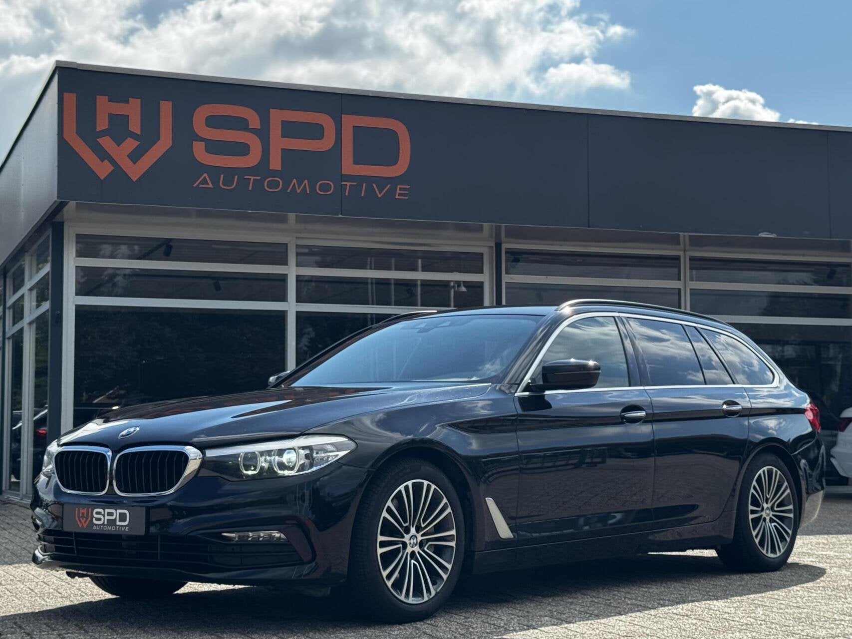 BMW 5-serie Touring 530i High Executiv|Sport-Line|Trekha|LED, Auto's, Automaat, 1998 cc, Achterwielaandrijving, Gebruikt