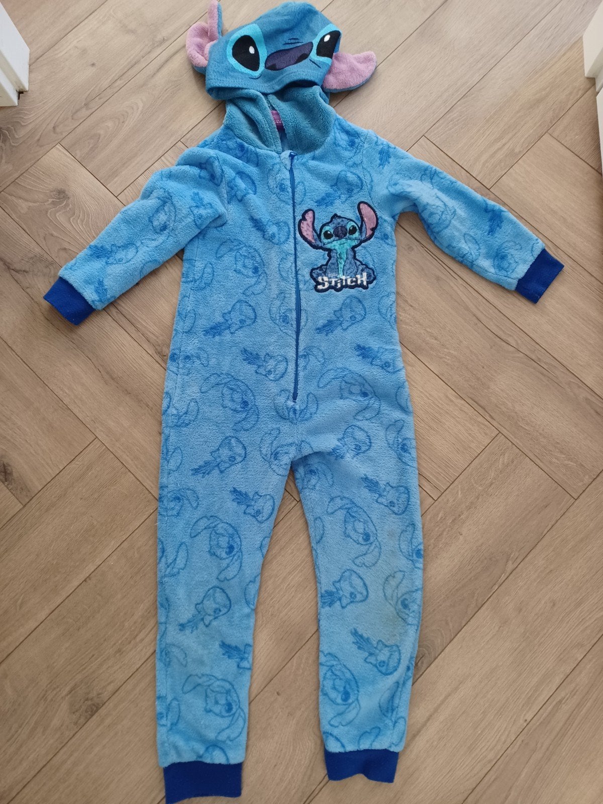 Stitch onesie maat 110/ 116., Kinderen en Baby's, Ophalen of Verzenden, Gebruikt, 110 t/m 116, Jongen of Meisje