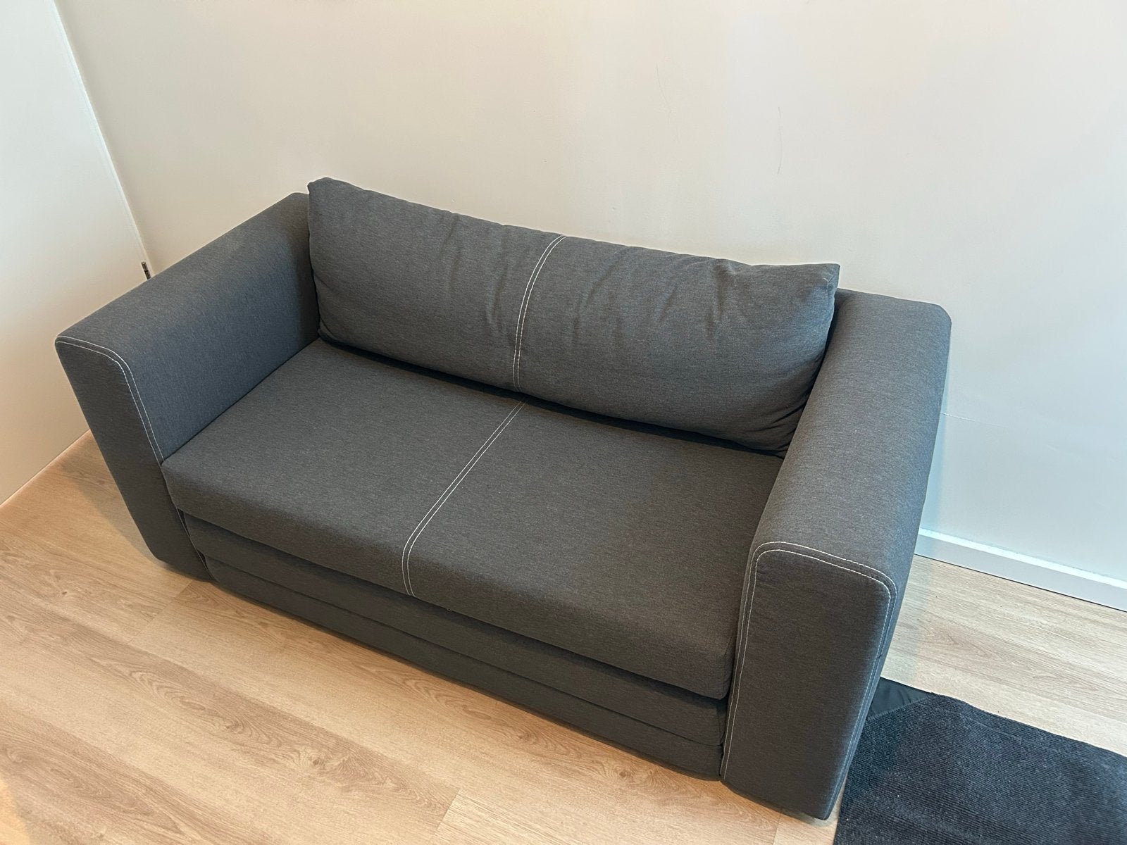 IKEA Askeby 2-zits slaapbank - Zo goed als nieuw, Huis en Inrichting, Ophalen of Verzenden, Zo goed als nieuw, Tweepersoons, Grijs