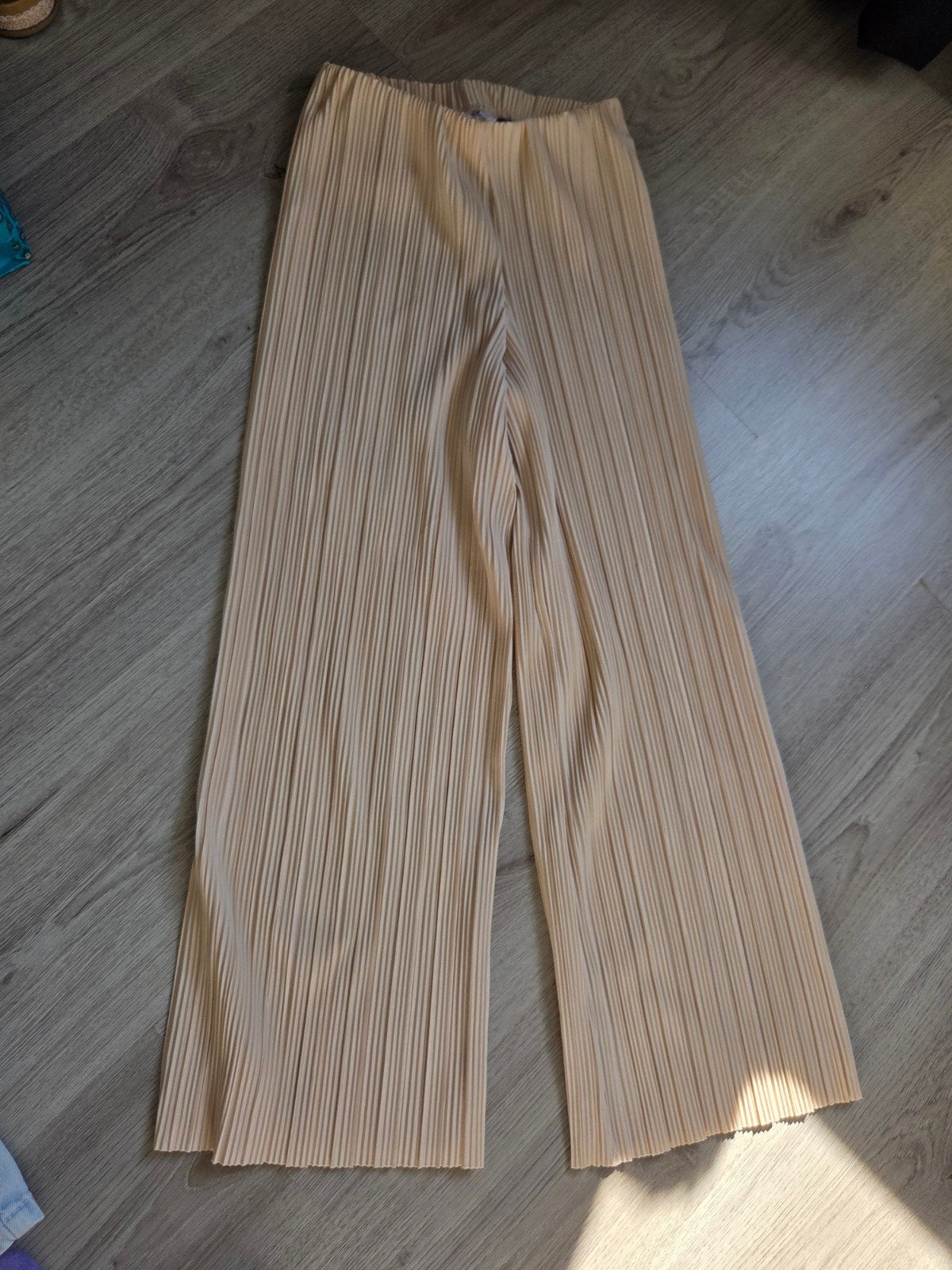 Beige broek XS, Kleding | Dames, Broeken en Pantalons, Beige, Ophalen of Verzenden, Zo goed als nieuw, Maat 34 (XS) of kleiner