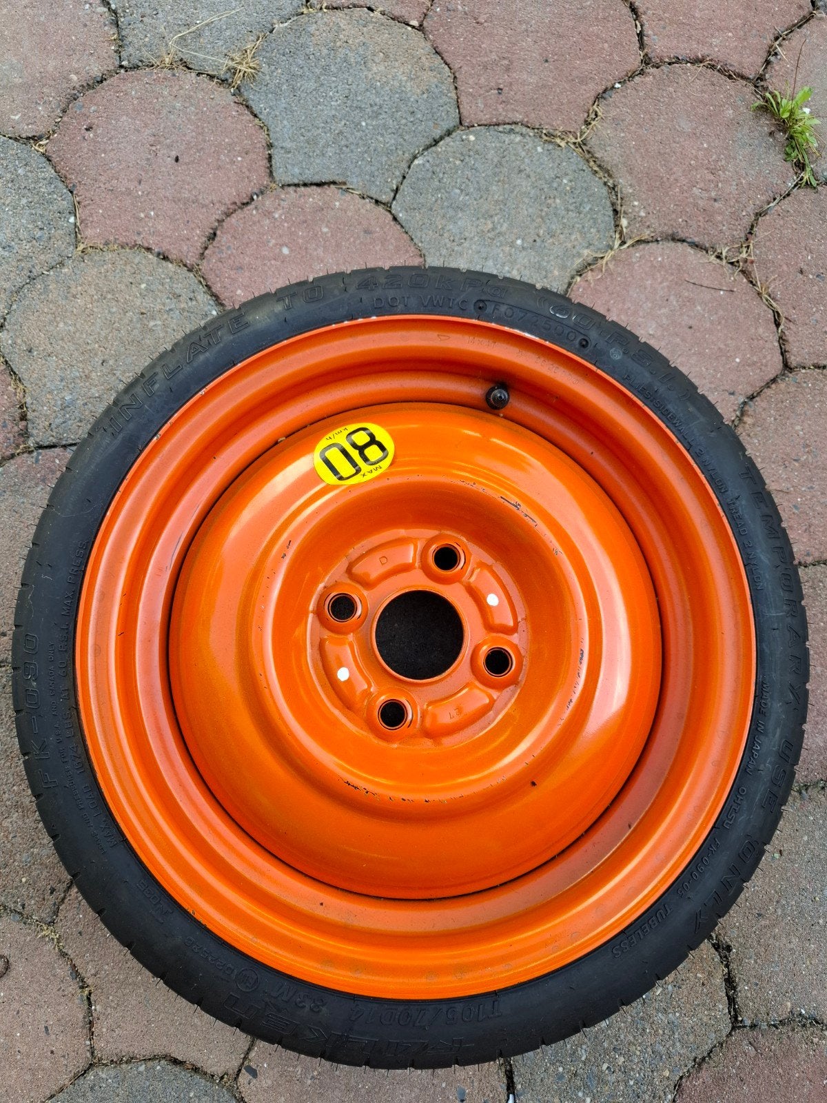 Originele Daihatsu Thuiskomer / Reservewiel - Falken T105/70, Auto diversen, Ophalen, Nieuw