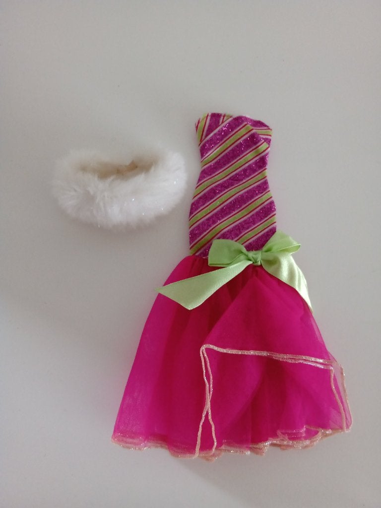 Mooie Kleding uit Barbie Films (18 foto’s), Verzamelen, Ophalen of Verzenden, Gebruikt, Kleertjes