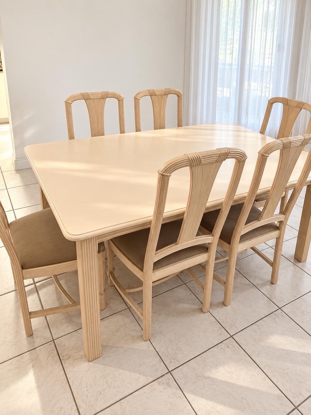 Complete set: Salontafel, Eettafel, Dressoir, Spiegel, Vitri, Ophalen, Gebruikt, 150 tot 200 cm, Vijf personen of meer