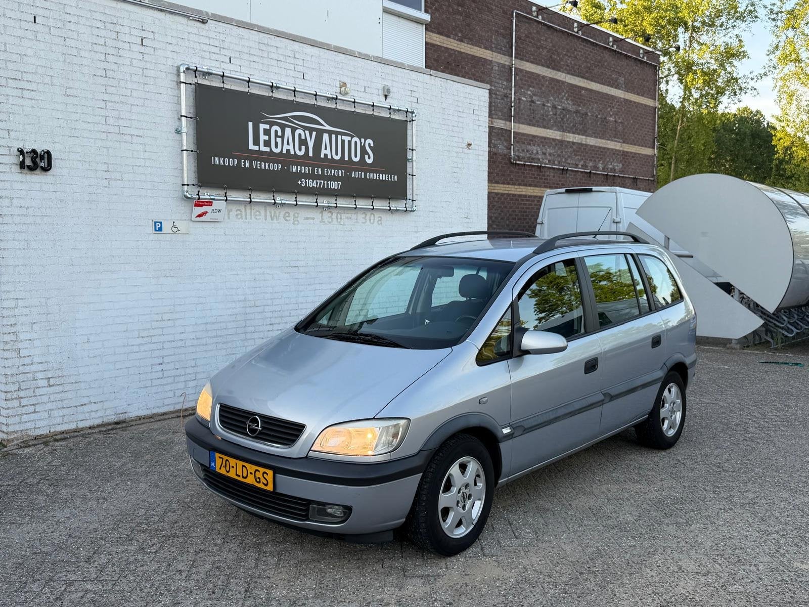 Opel Zafira 2.2-16V Elegance - AIRCO - CRUISE CONTROLE - NET, Auto's, Dealer onderhouden, Gebruikt, Zwart, 4 cilinders