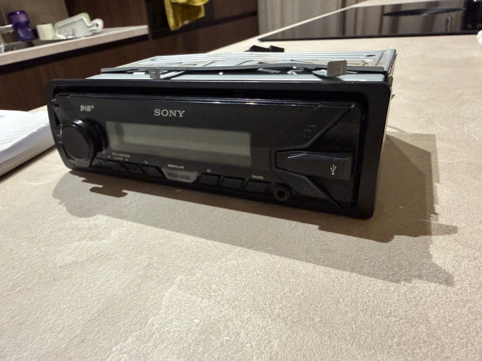 Sony DAB+ Autoradio DSX-A300BDX met USB en AUX, Ophalen of Verzenden, Gebruikt