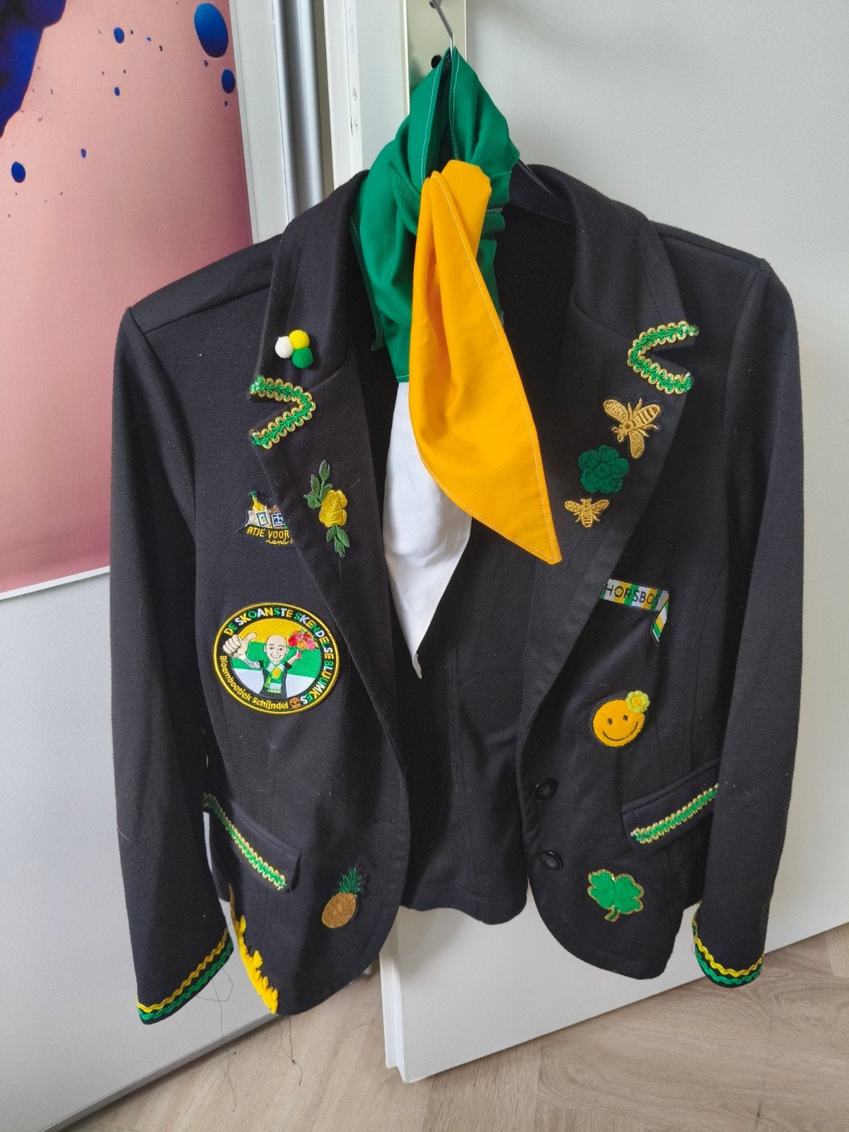 schorsbos Schijndel carnaval dames jassen, Ophalen, Zo goed als nieuw, Carnaval