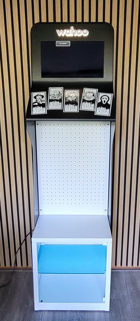 Display voor in bv mancave met display, Ophalen