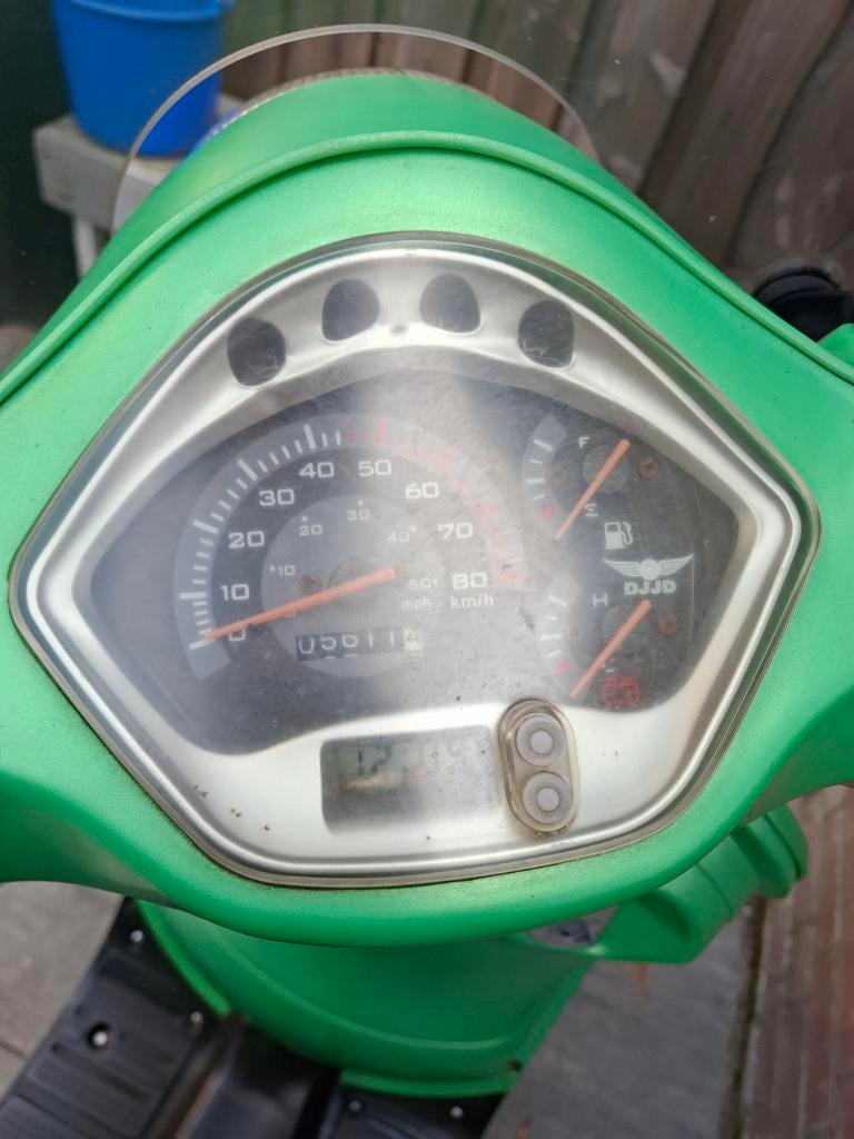 Groene scooter 25km/u uit 2020 met weinig kilometers, Ophalen of Verzenden