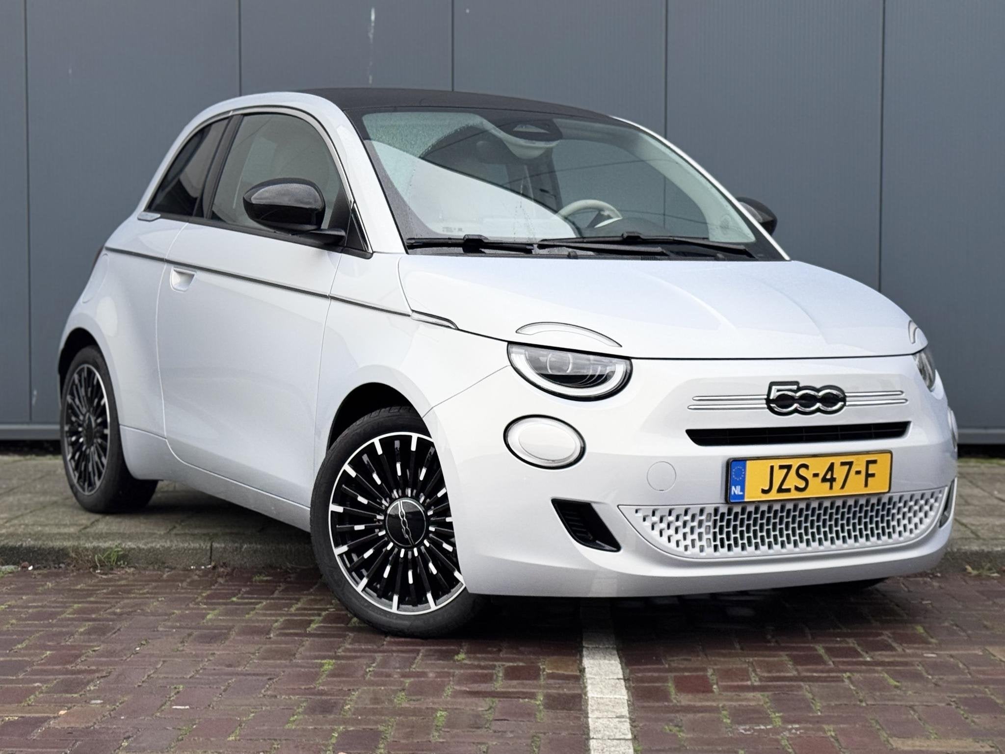 Fiat 500 1.0 Hybrid La Prima | Apple-Android | Panoramadak |, Auto's, Gebruikt, Euro 6, 4 stoelen, Wit