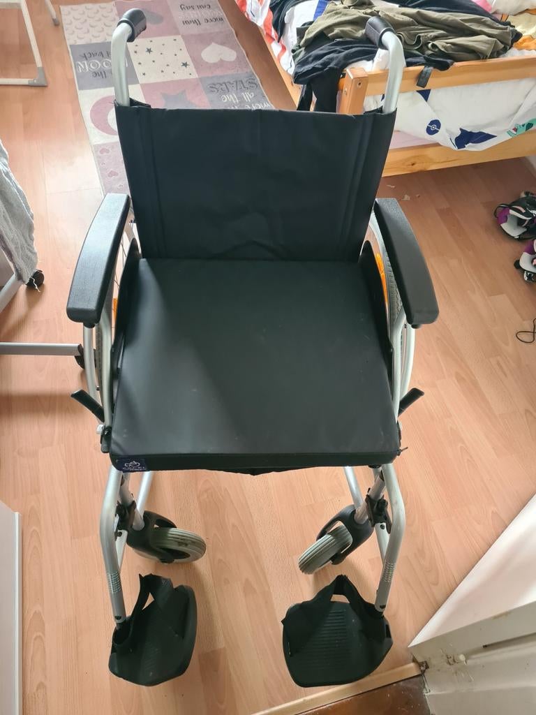 Nieuwe rolstoel max 130 kg, Diversen, Rolstoelen, Ophalen of Verzenden, Nieuw, Duwrolstoel