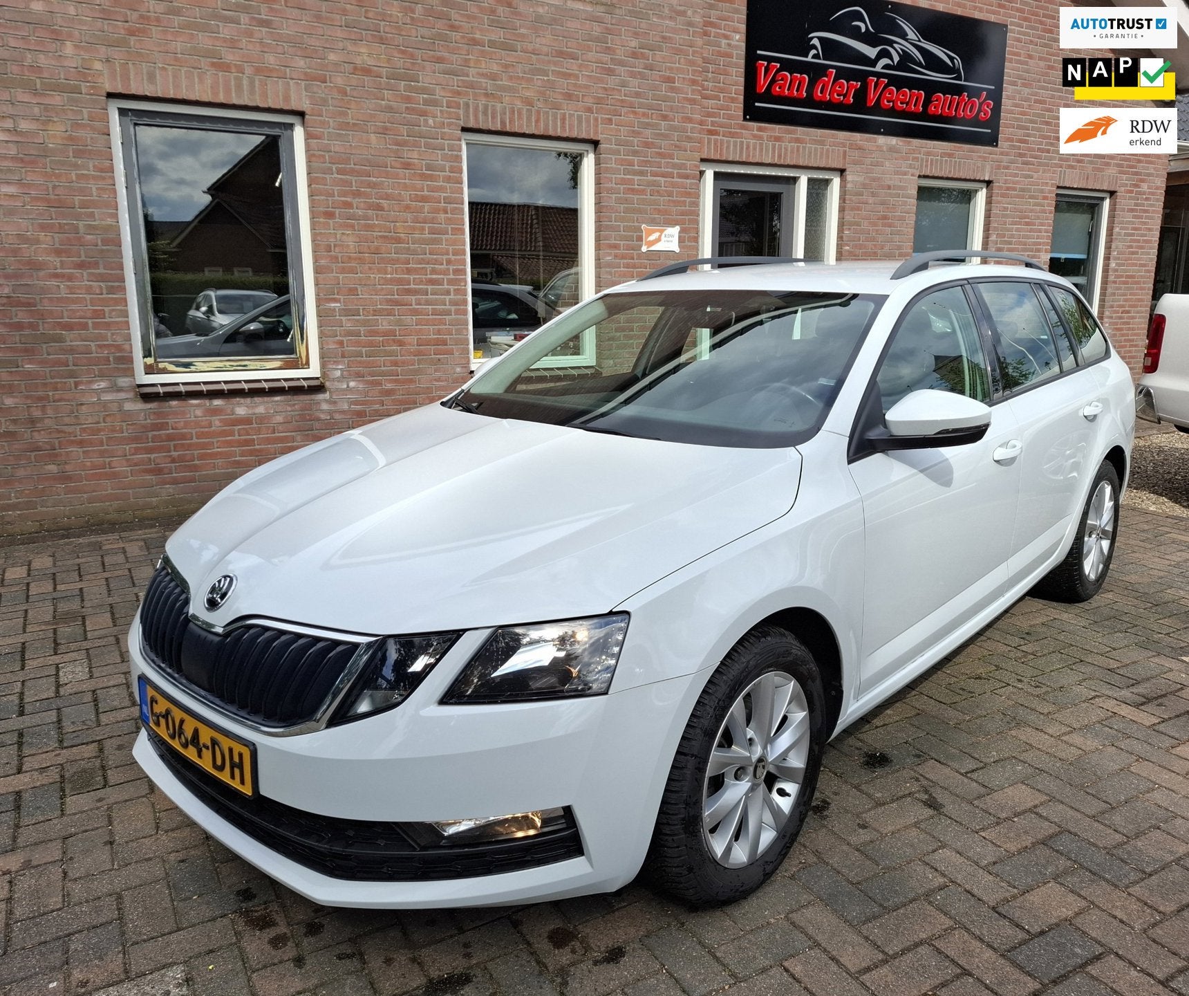 Skoda Octavia Combi 1.0 TSI Greentech Ambition Business. Cru, Auto's, Stof, 116 pk, Wit, Origineel Nederlands