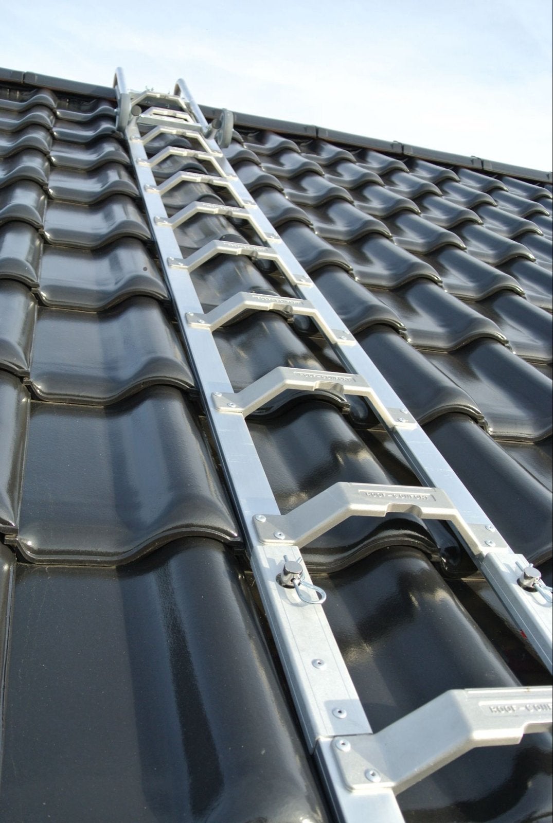 Nieuwe Altrex dakladder met nokhaak, 5 meter, Ophalen, Nieuw, Ladder, 4 meter of meer
