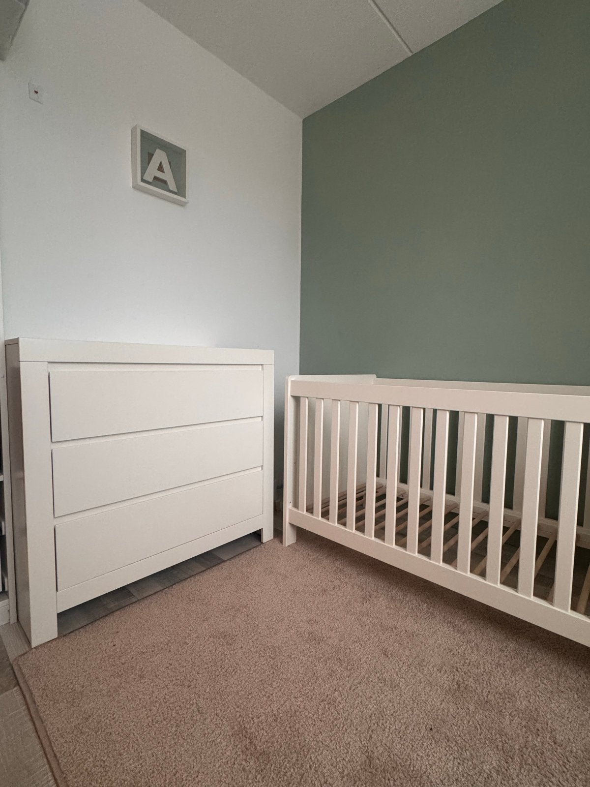 Bopita babykamer: ledikant (juniorbed) en commode, Ophalen, Zo goed als nieuw, Ledikant