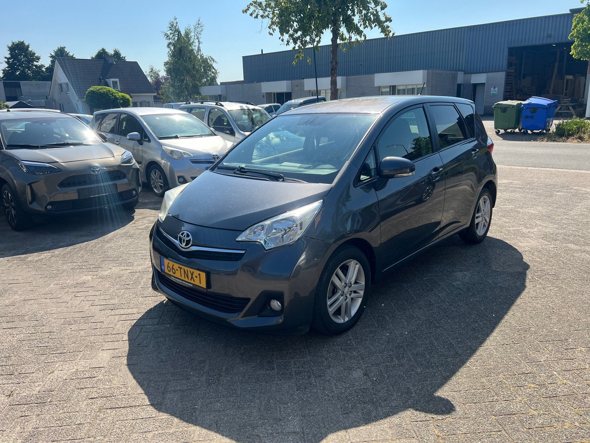 Toyota Verso-S 1.3 VVT-i Dynamic NAP/NAVI/ Automaat, Auto's, Euro 5, Automatische klimaatregeling, Gebruikt, 4 cilinders