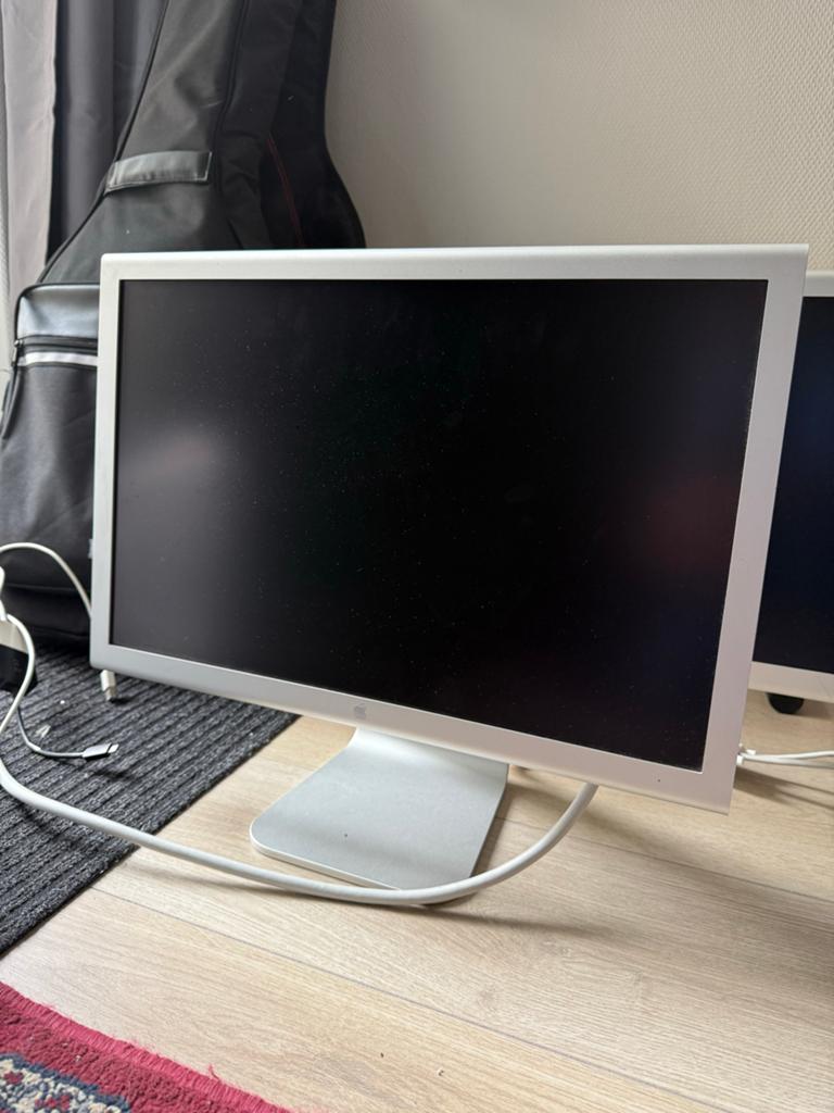 Apple Cinema Display (2 stuks beschikbaar, prijs per stuk), Computers en Software, Monitoren, Zo goed als nieuw, 60 Hz of minder