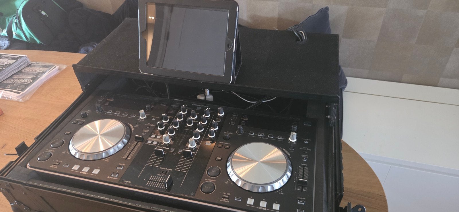 Pioneer XDJ-R1 DJ Controller met iPad en Odyusa Flightcase, Ophalen of Verzenden, Zo goed als nieuw, Dj-set, Pioneer