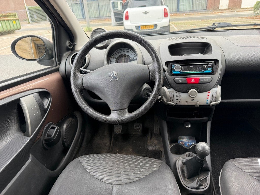 Peugeot 107 1.0 Active AIRCO NETTE AUTO RIJDT GOED NAP APK 9, Euro 5, Gebruikt, 4 stoelen, Bedrijf