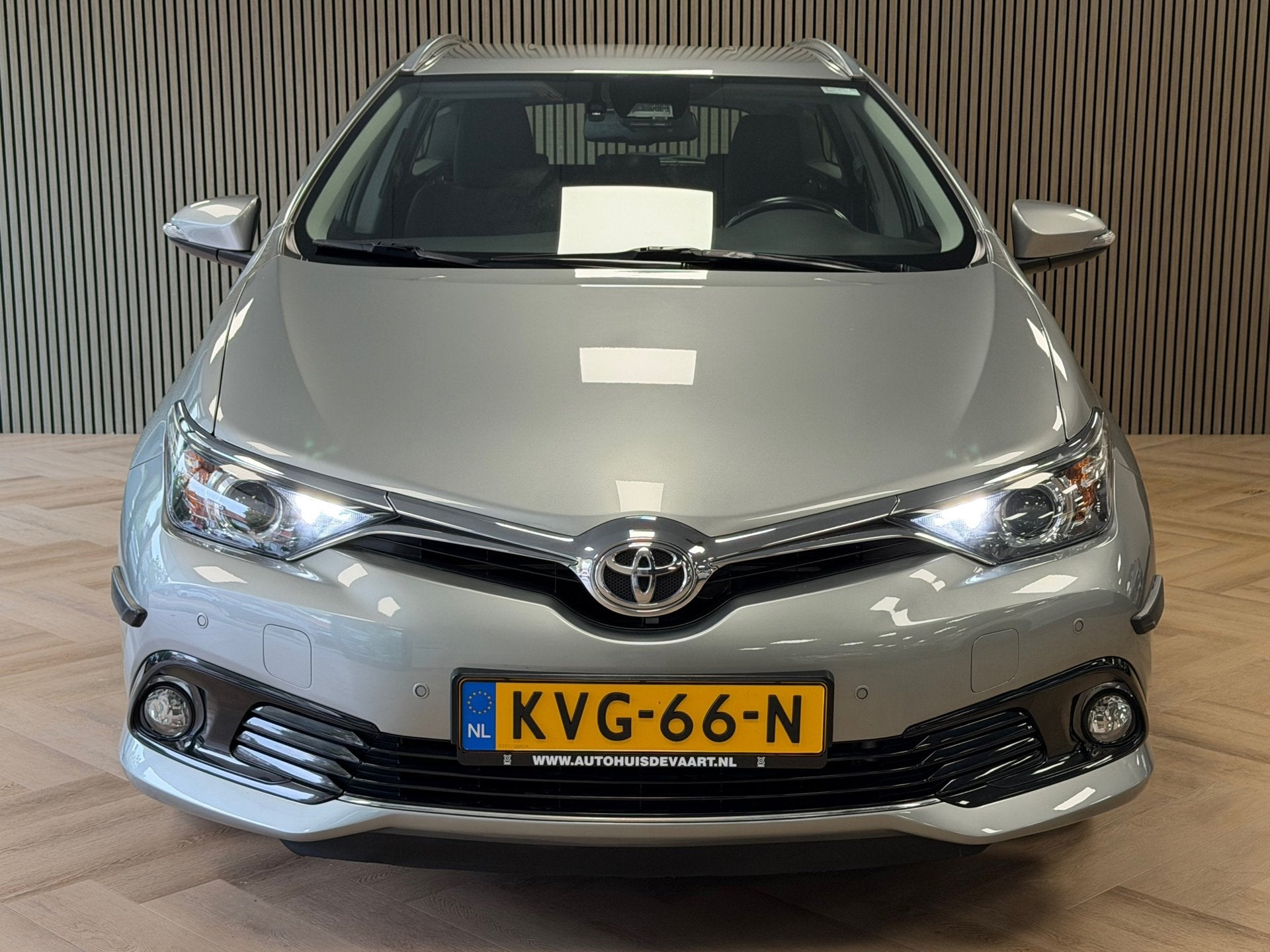 Toyota Auris Touring Sports 1.2T Aspiration TREKHAAK CAMERA, Auto's, Verwarmde buitenspiegels, Gebruikt, Euro 6, 4 cilinders