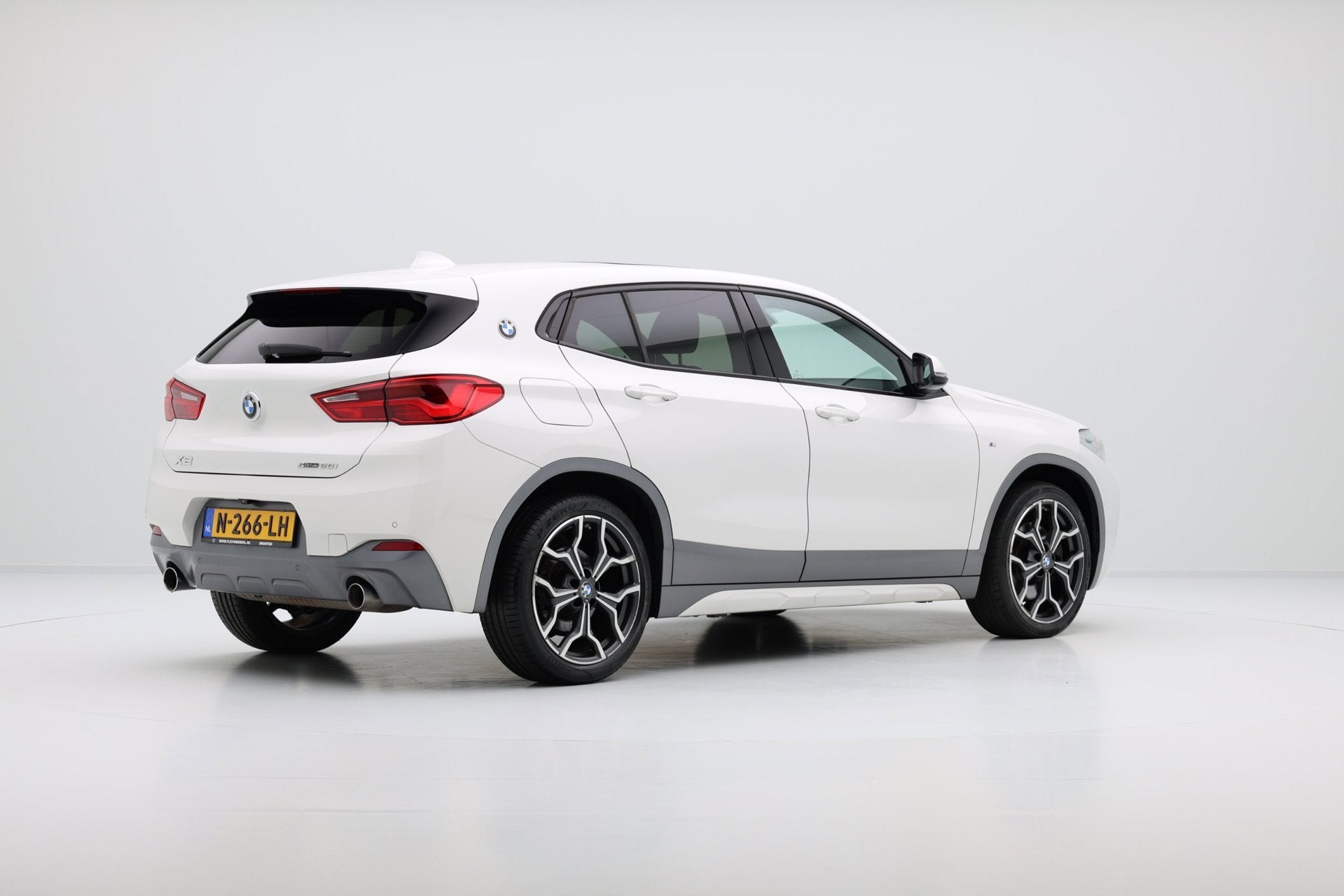 BMW X2 SDrive20i M Sport Aut. Pano|Leder|Cam|Sportstoelen|LM, Auto's, X2, Euro 6, 1435 kg, Wit