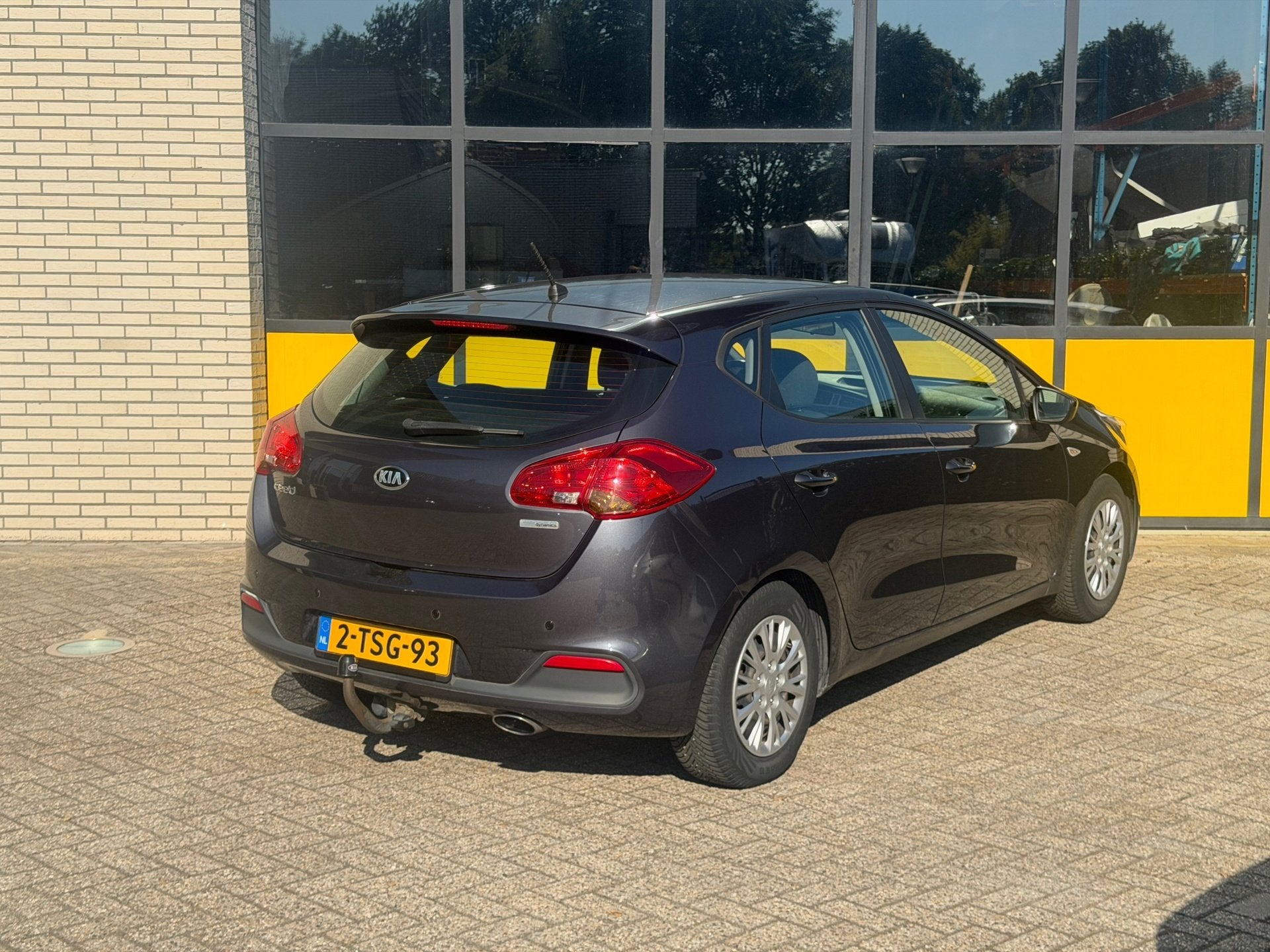 Kia Cee'd 1.6 4 seizoenen banden, trekhaak, airco, Auto's, Voorwielaandrijving, Euro 5, Gebruikt, 1591 cc