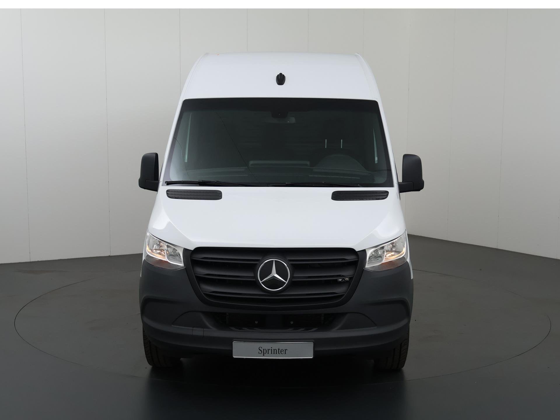Mercedes-Benz eSprinter 414 L2 H2 RWD PRO 81kWh | Trekhaak |, Auto's, Bestelauto's, 81 kWh, Zwart, Wit, Mercedes-Benz